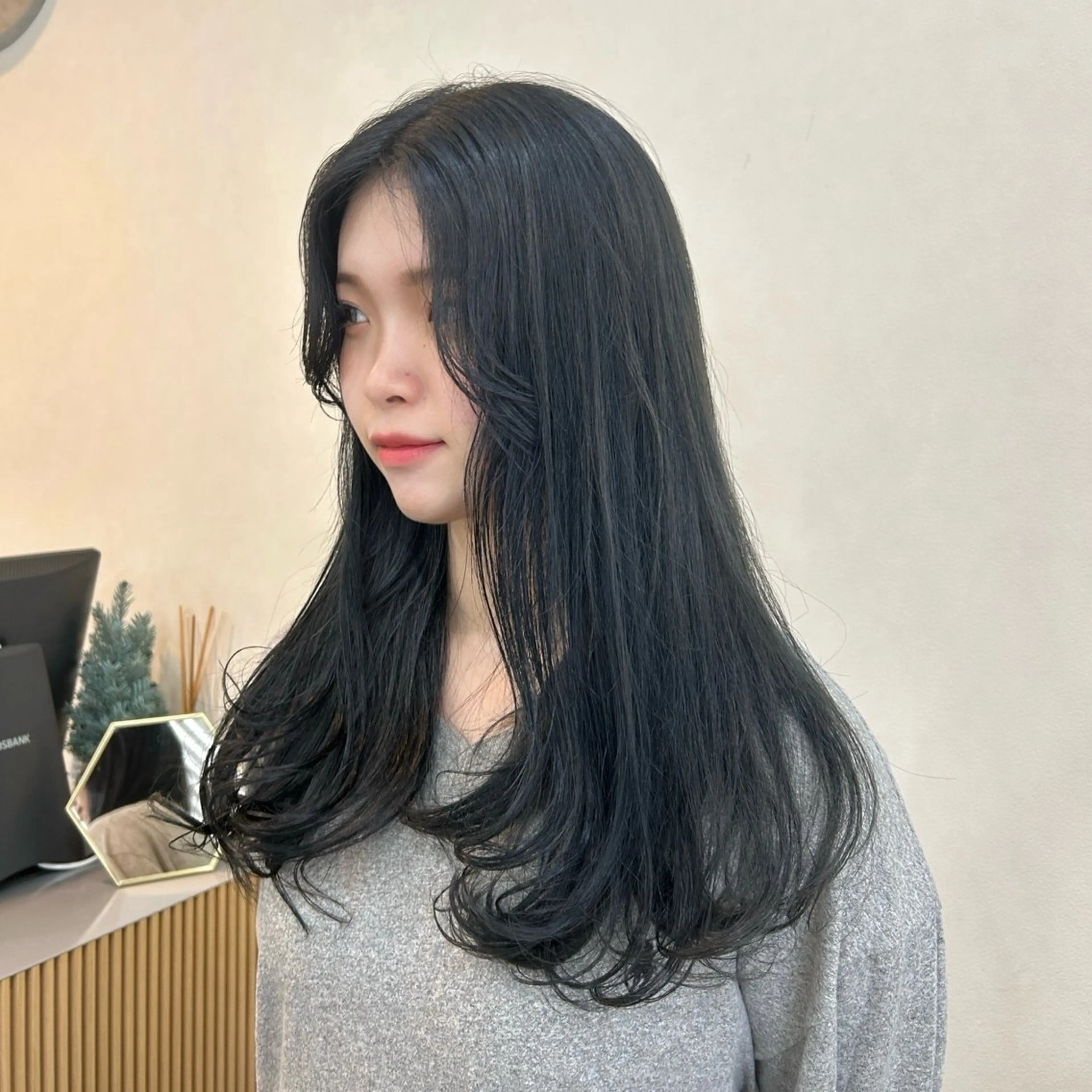 ロング カット ヘアカラー トリートメント MIDORI🌙 透明感/ベージュのヘアスタイル