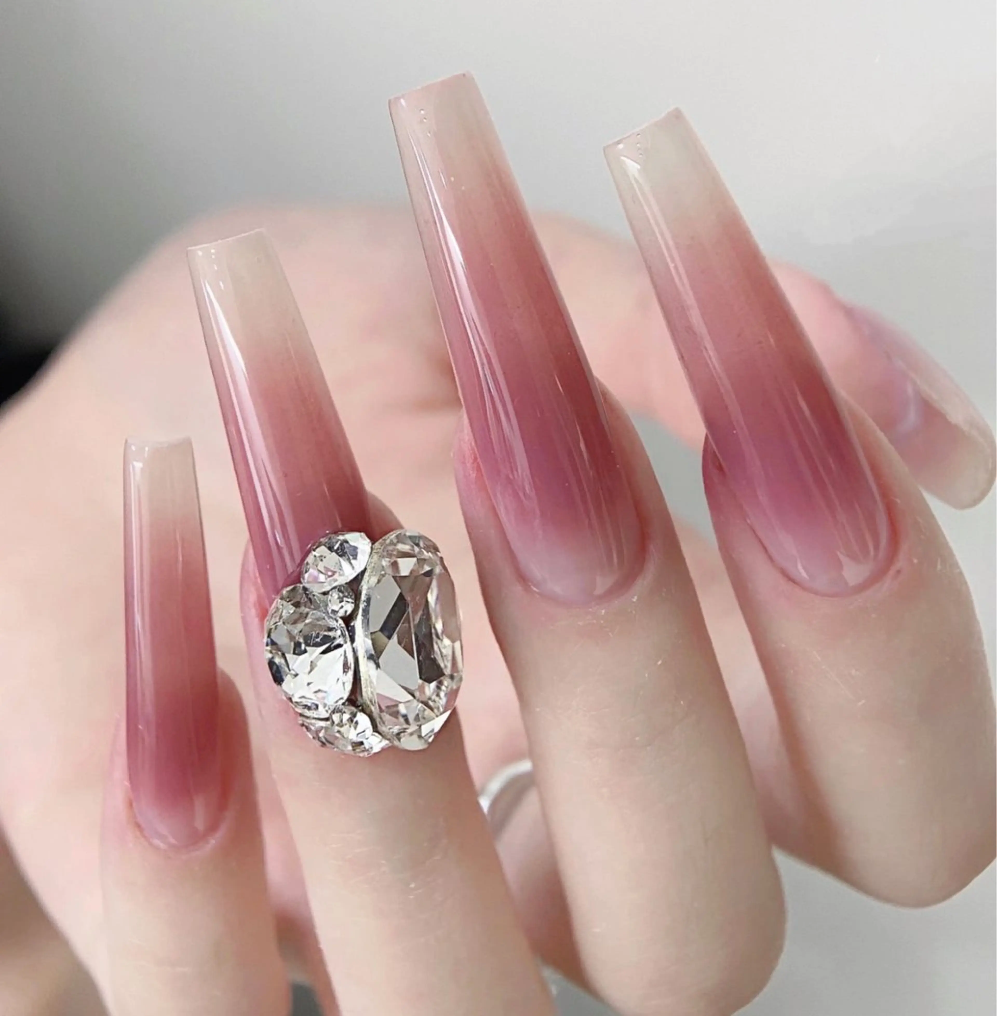 ネイル ✨Nailsalon Vi+✨のネイルデザイン