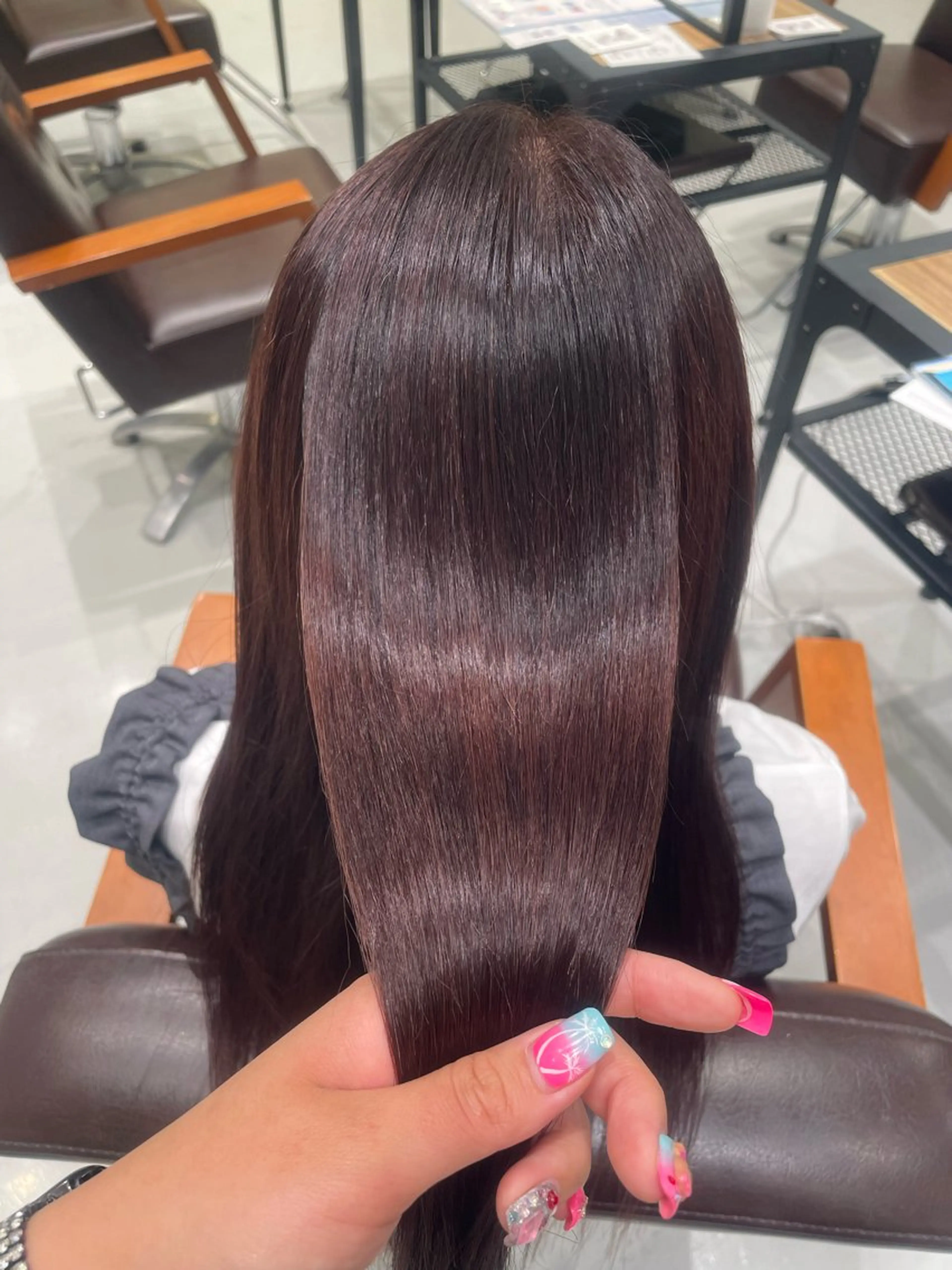ロング カラー ブラウンカラー レッドカラー レッドブラウン トリートメント 新田 杏梨のマツエク・マツパデザイン