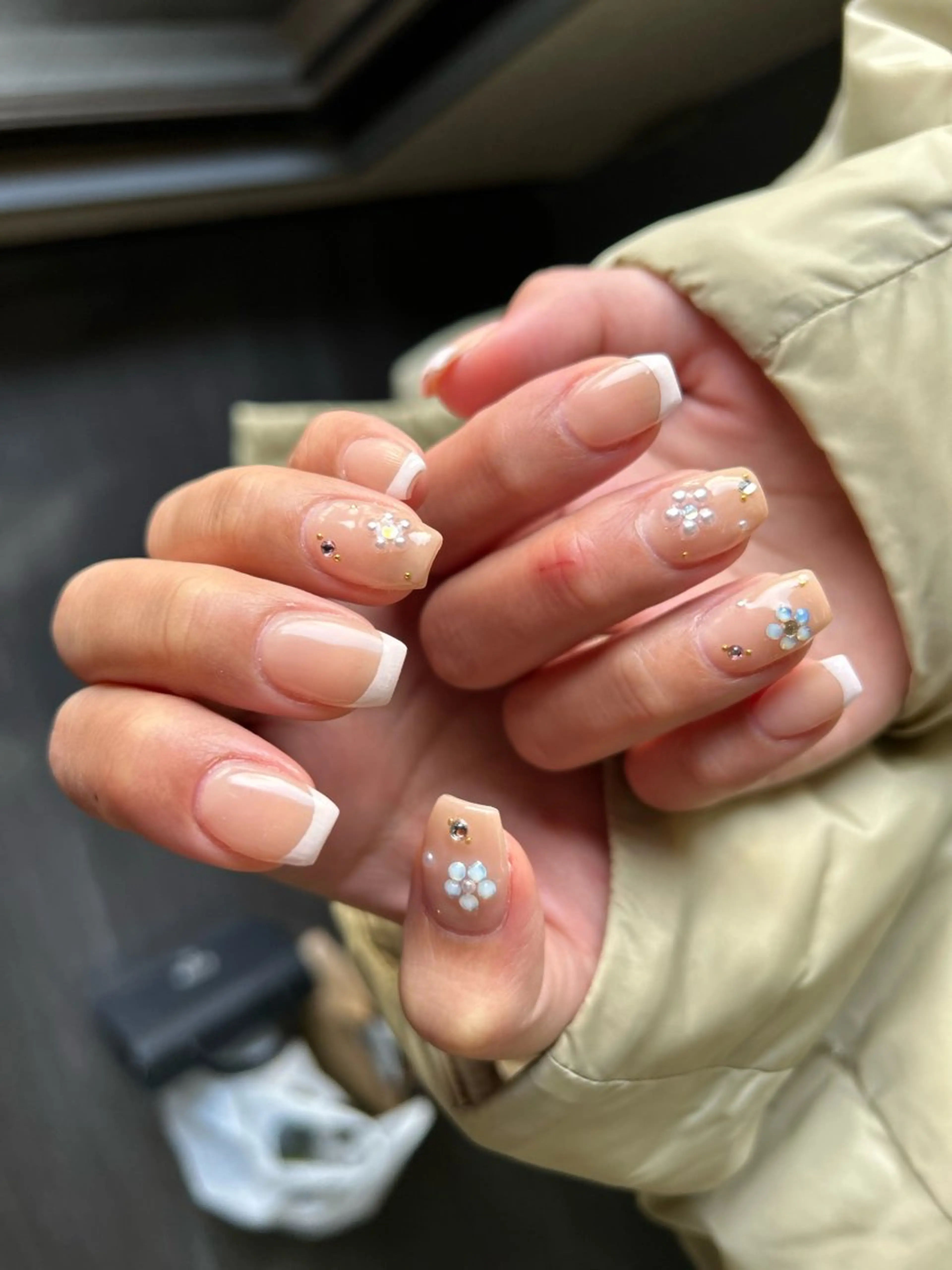 ネイル ハンドネイル フットネイル ✴︎ Delightのネイルデザイン