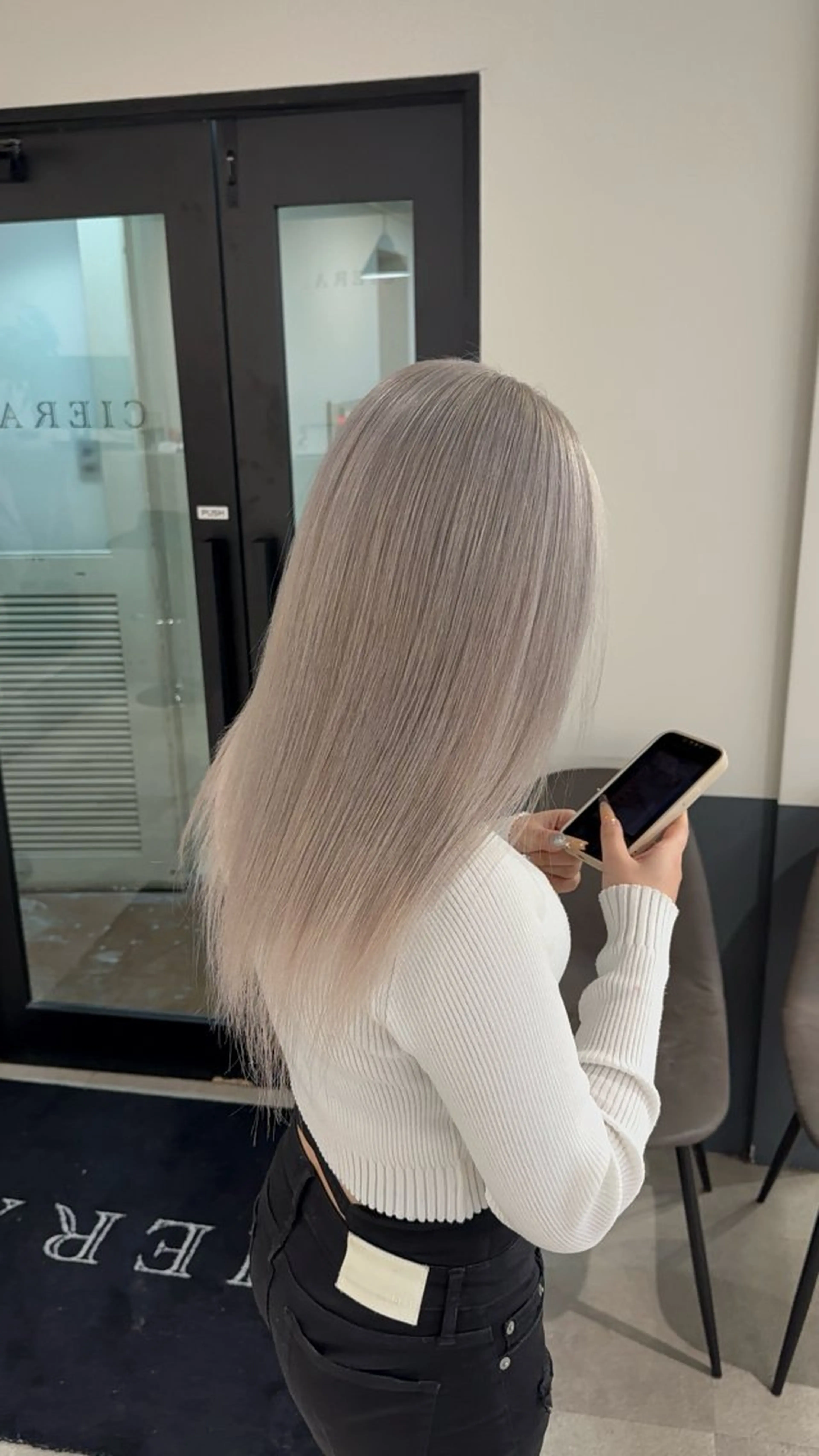 セミロング カラー ブリーチ ハイトーンカラー ヘアカラー トリートメント YUDAIブリーチ• カラー/心斎橋•難波のヘアスタイル