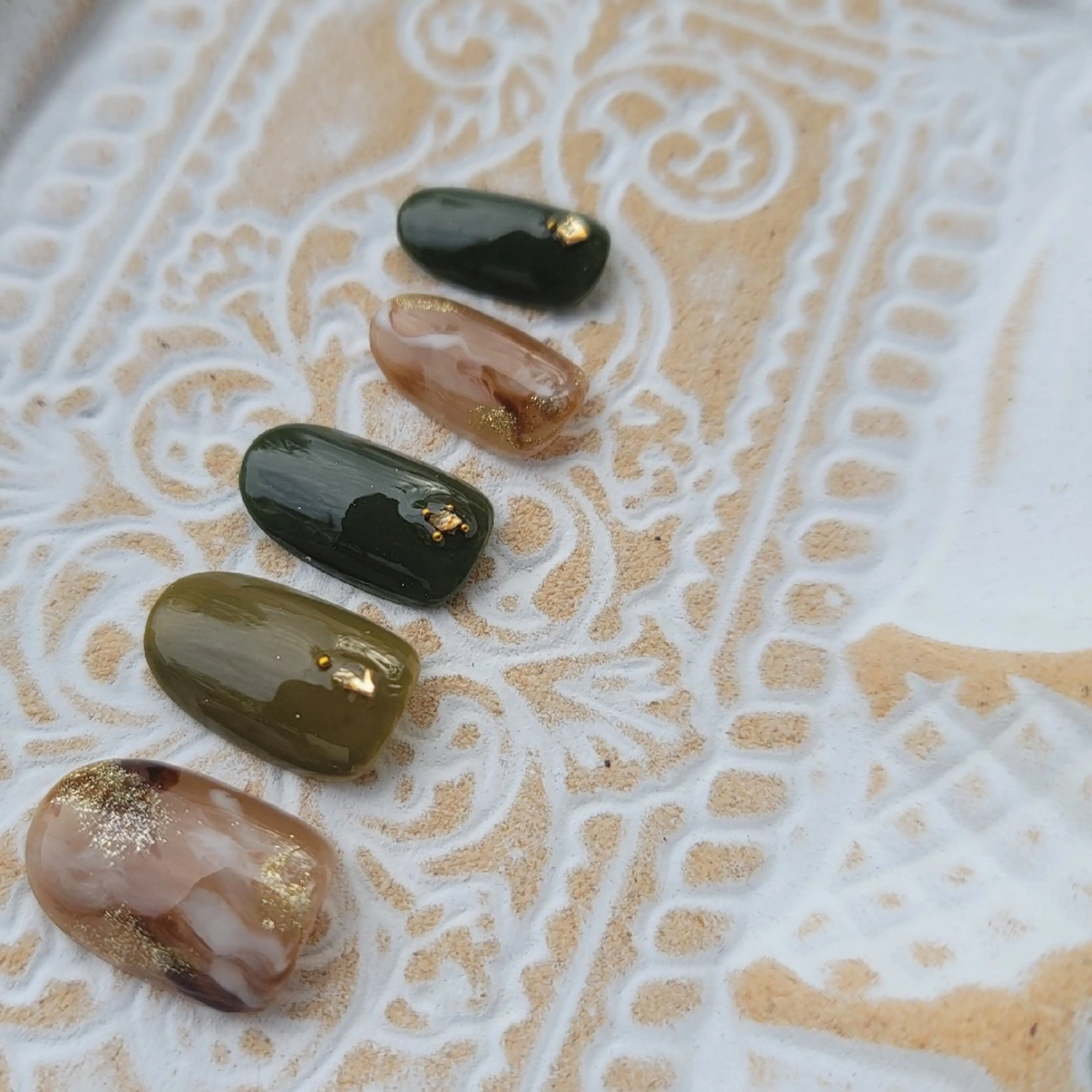 ネイル ハンドネイル 🌲🌳🚪iiit o🌲🌳🌲のネイルデザイン