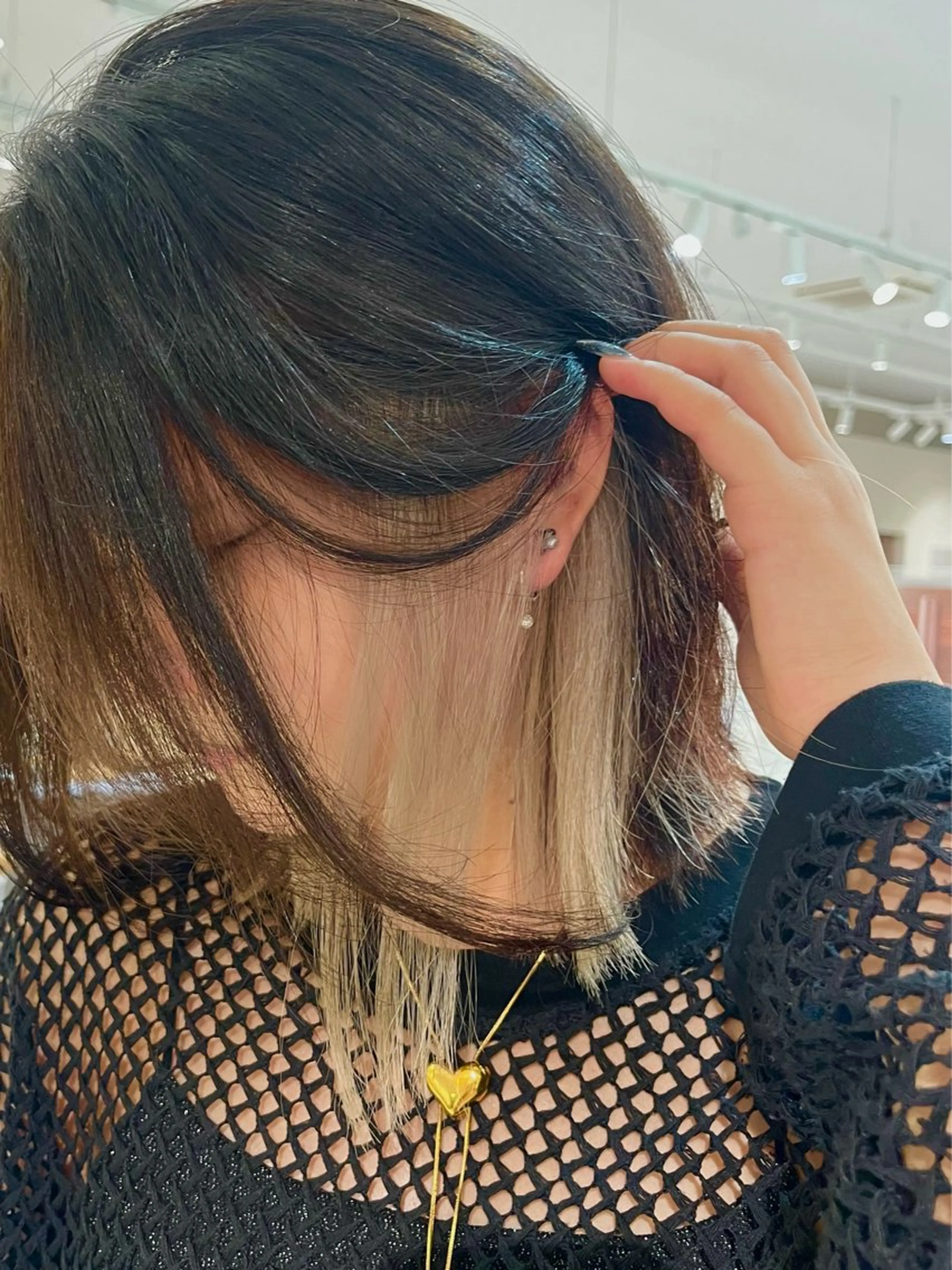 カラー ブリーチ インナーカラー 森 理音のヘアスタイル