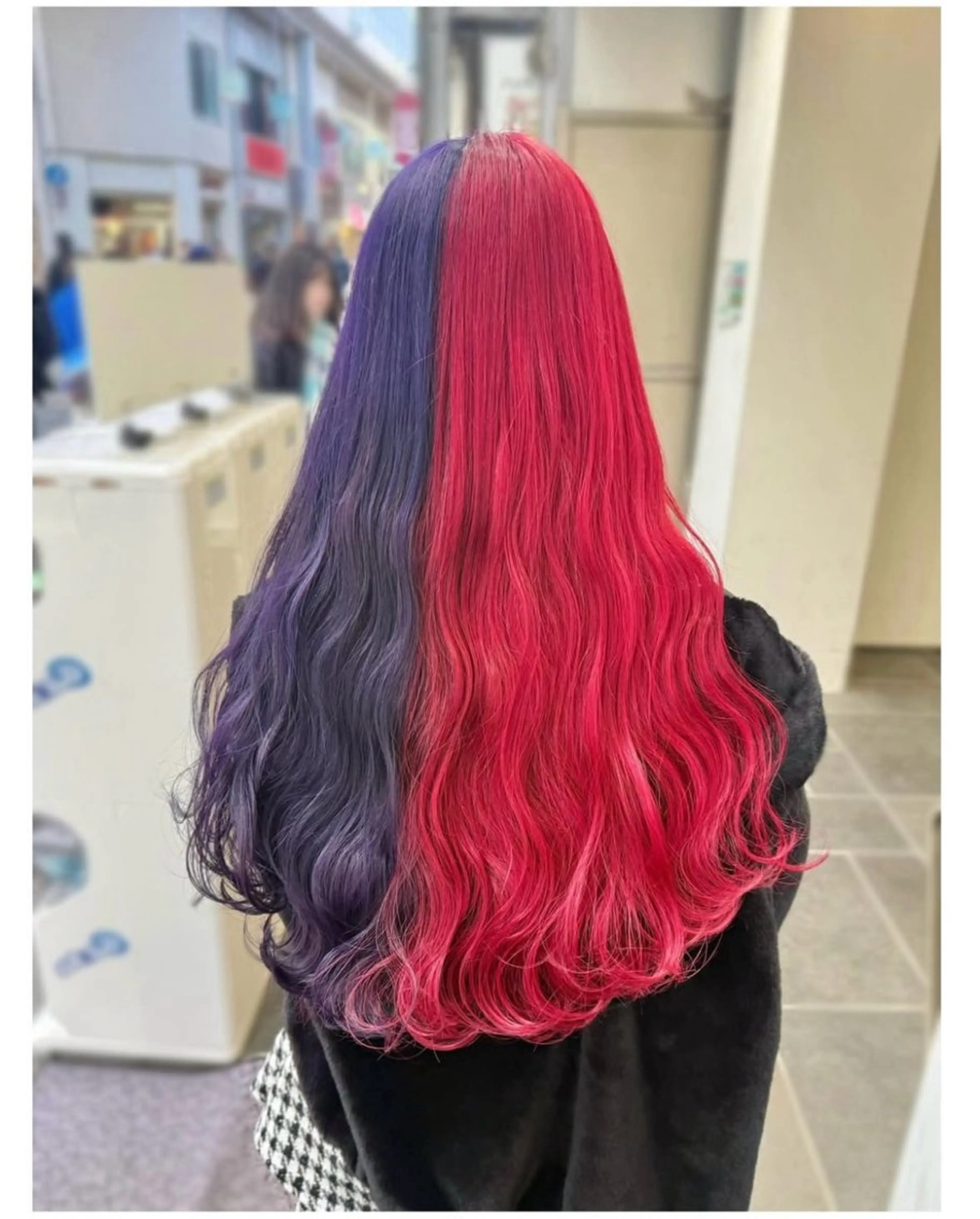 ロング カラー ブリーチ パープルカラー レッドカラー ヘアカラー GARU-ガル-所属・TSUNO🦖 派手髪/オタク美容師のヘアスタイル