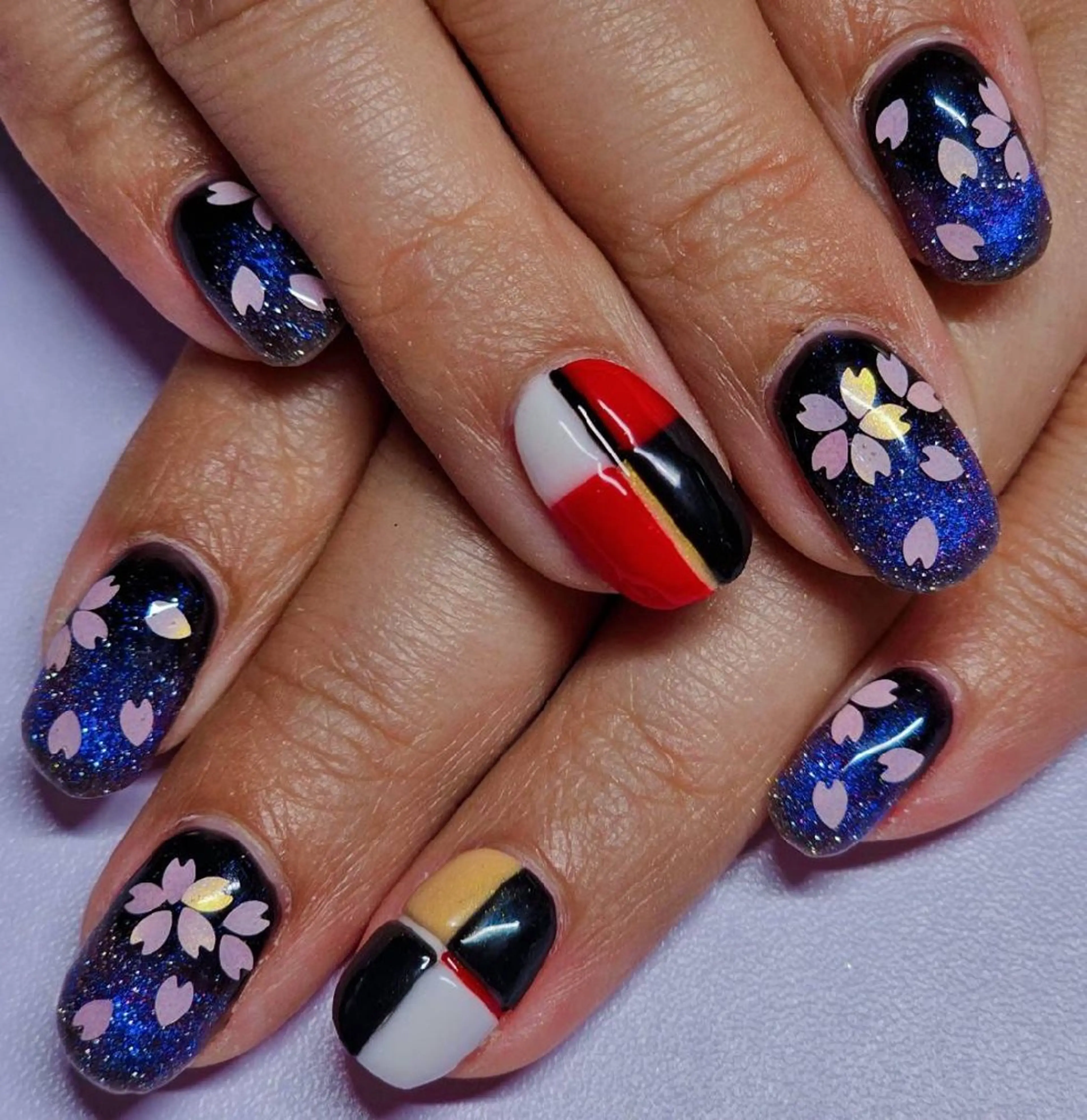 ネイル グラデーション ラメ(グリッター) ラメグラデーション マグネットネイル ネイビー ハンドネイル よしだ ひろきのネイルデザイン