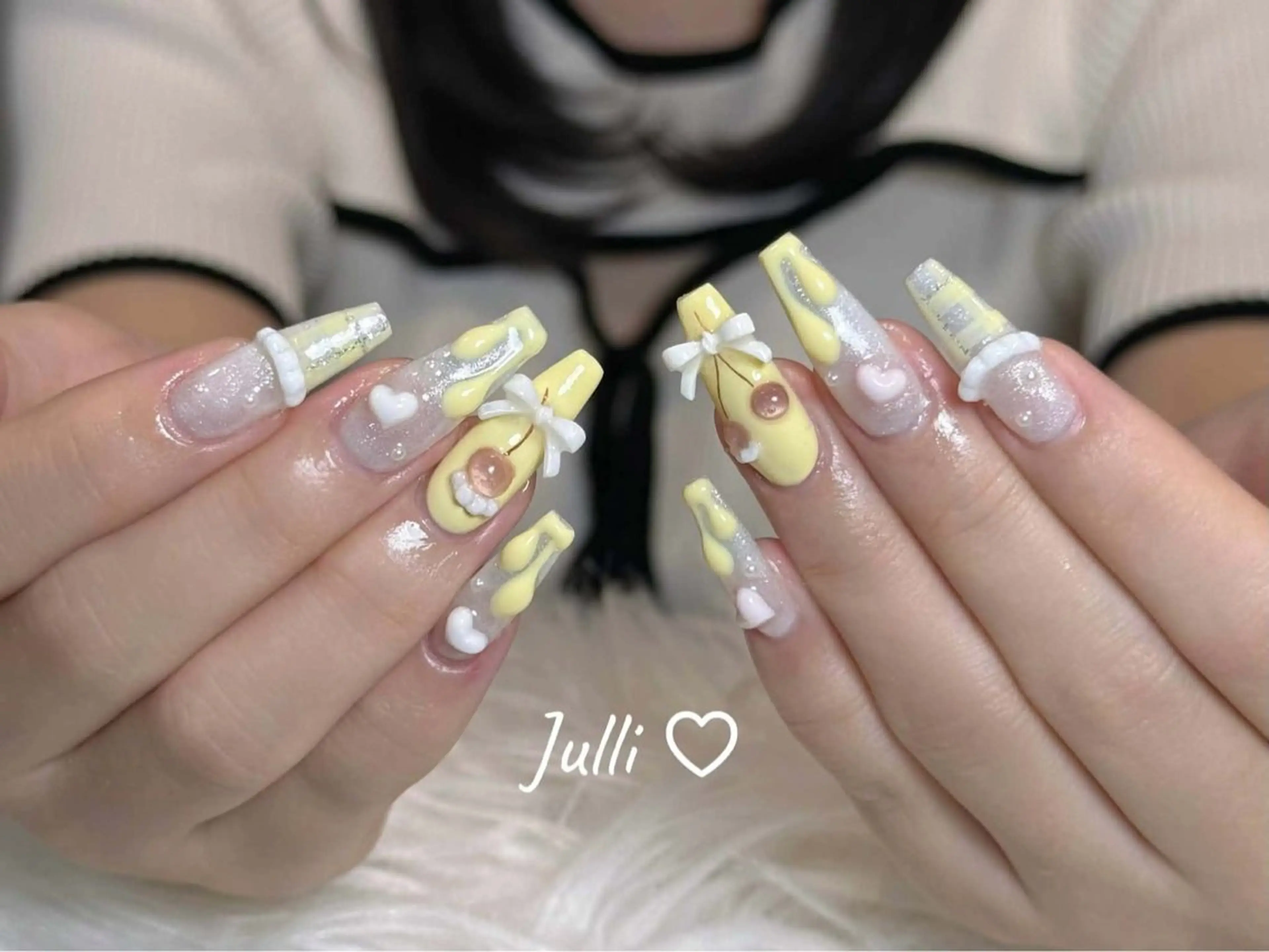 ネイル チークネイル ドット フレンチネイル グラデーション ハート ハンドネイル ハンドケア Eli Nails 新宿のネイルデザイン