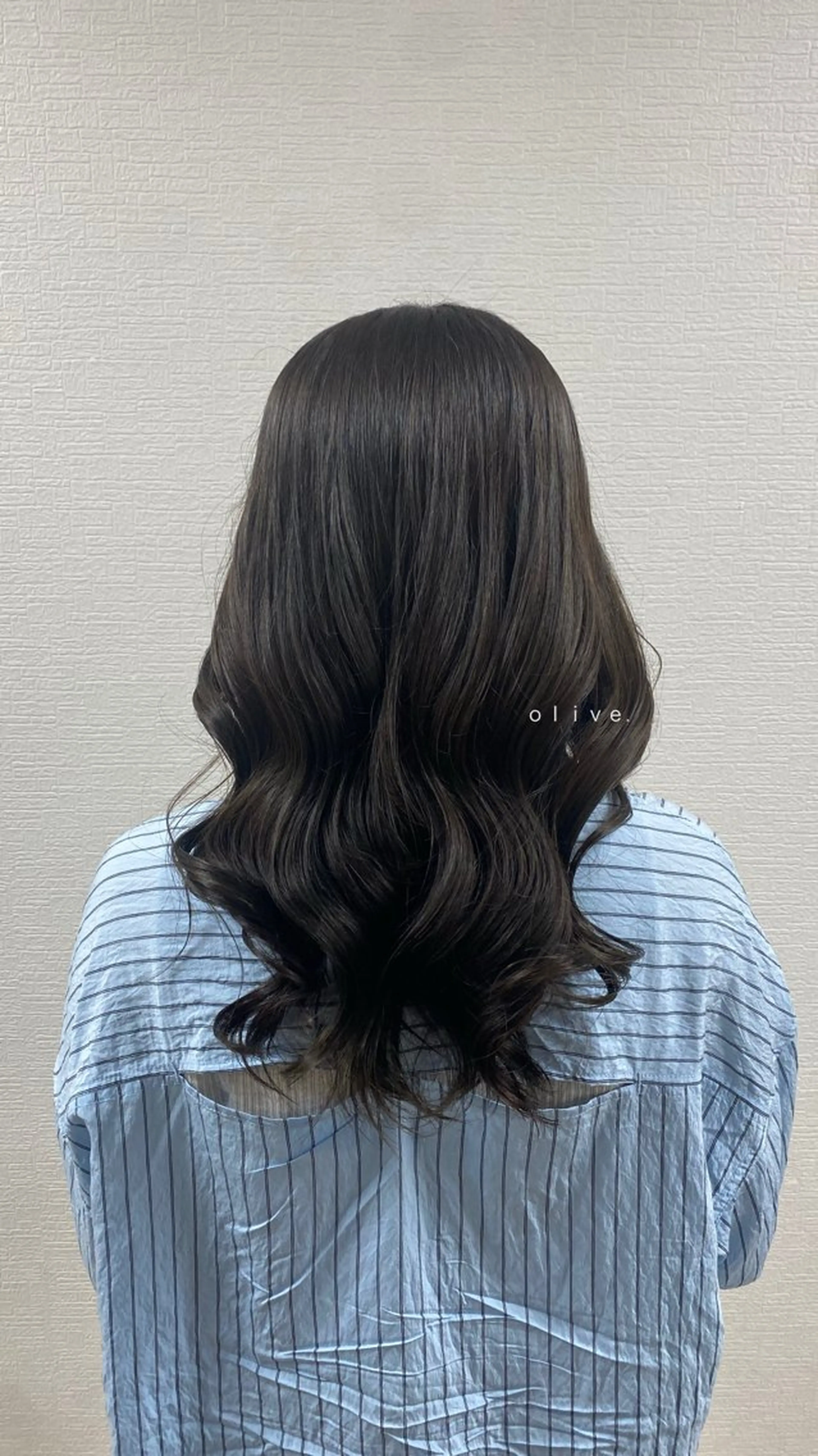 セミロング カラー 透明感カラー スナハラ リョウカのヘアスタイル