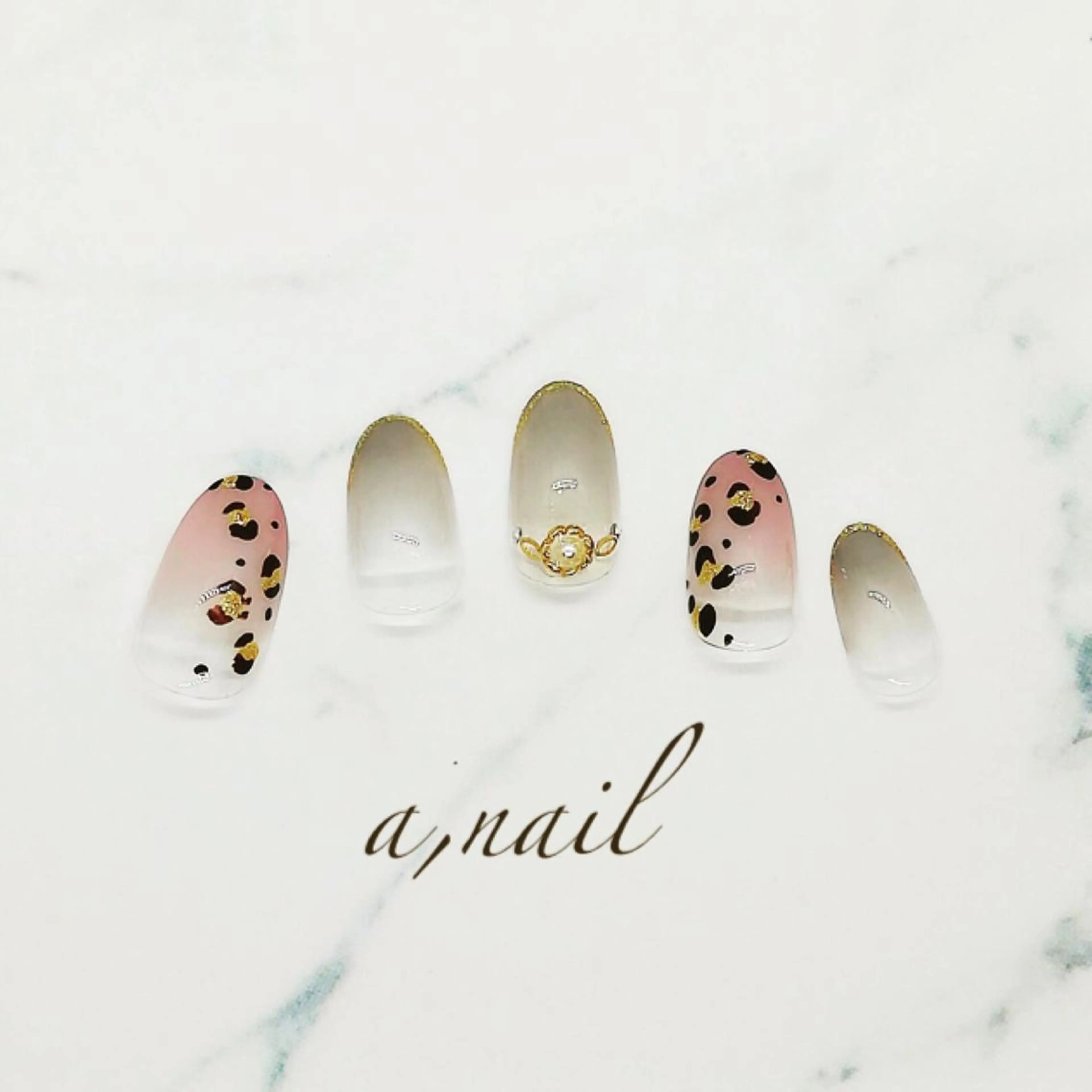 ネイル フットネイル ラメ(グリッター) ニュアンスネイル オフィスネイル ワンカラーネイル ハンドネイル ネイルサロン エーネイルのネイルデザイン