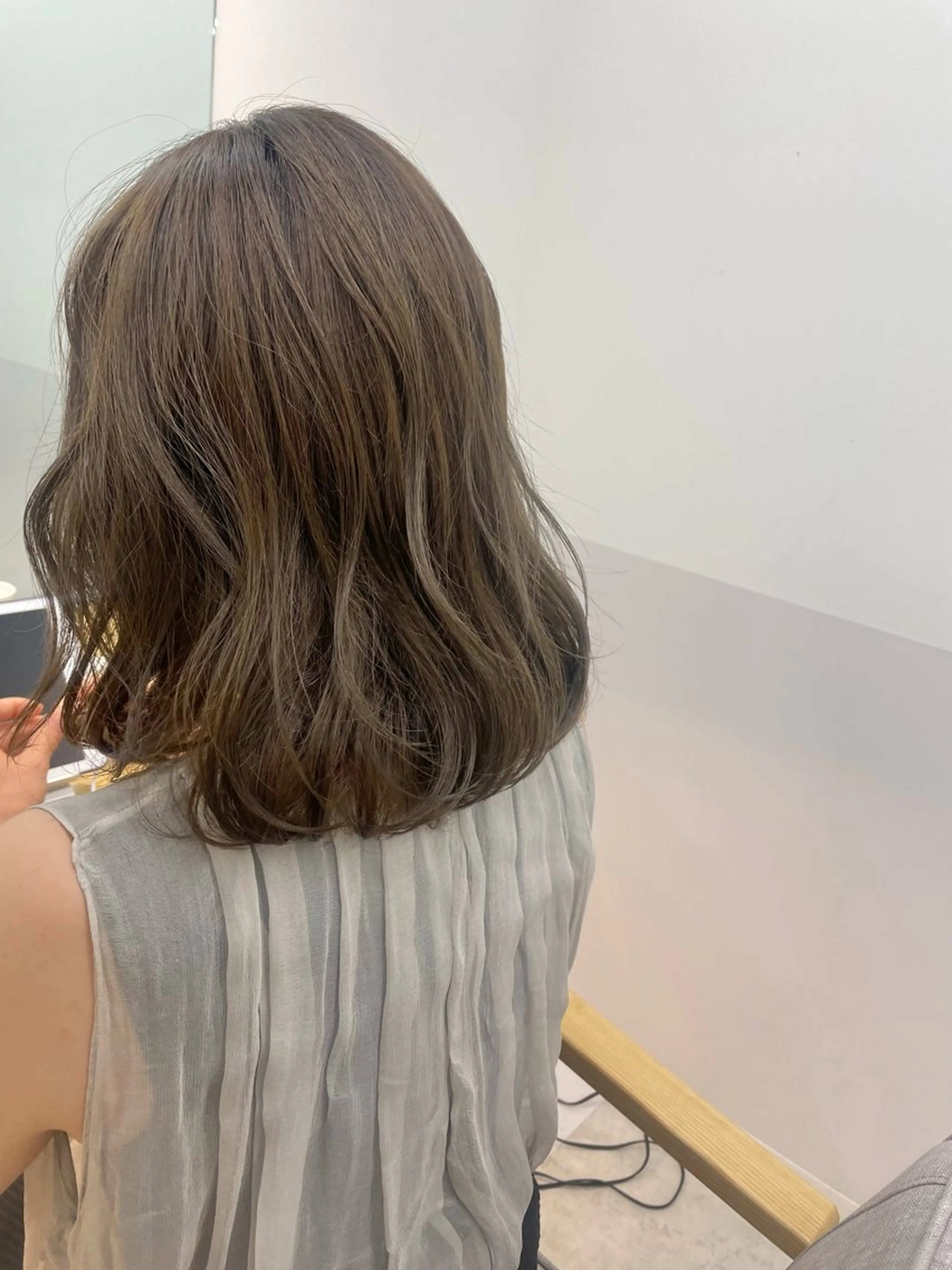 ロング カラー ベージュカラー HARUNA🤍 大人ショートヘアのヘアスタイル