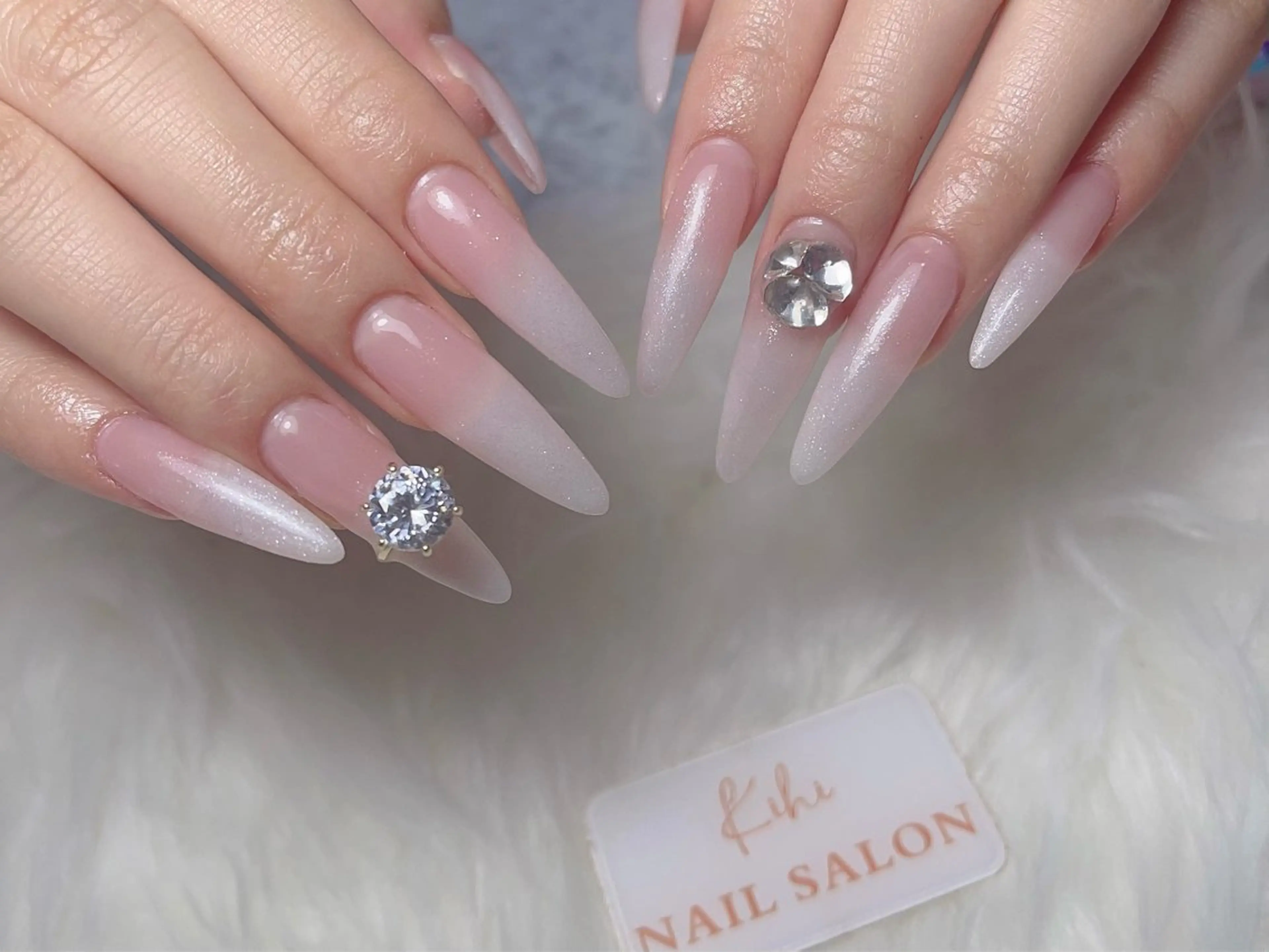 ネイル アートネイル フレンチネイル ジェルネイル グラデーション 韓国ネイル ハンドネイル 💕鈴木ユリ パラジェル/オフ無料のネイルデザイン