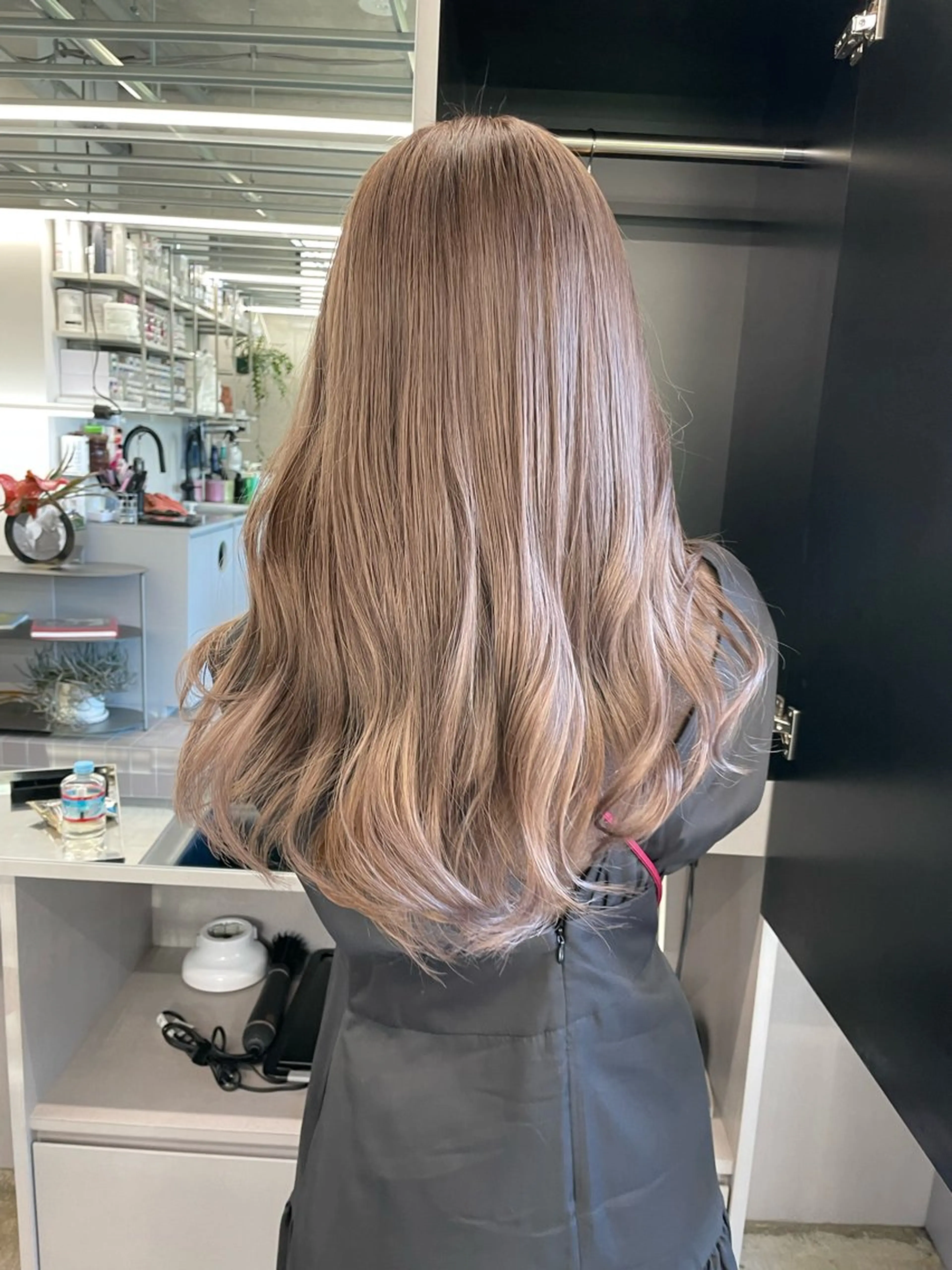 💡ケアブリーチ＋オンカラーのみ💡【カットなし/ロング料金なし/シャンプーブロー代込】の写真