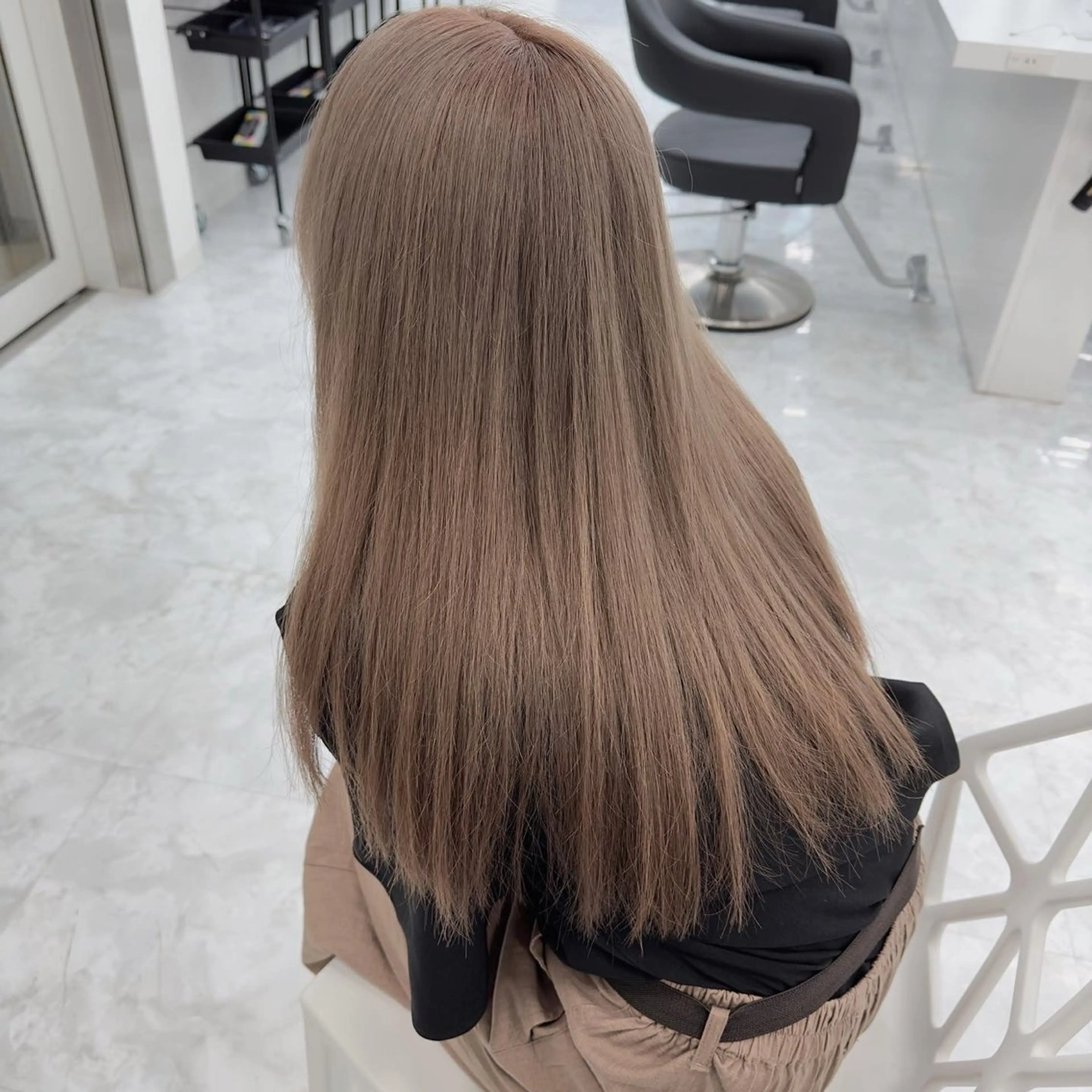 ロング カラー ヘアカラー トリートメント ヘッドスパ ヘアセット ダブルカラー 韓国レイヤーKYONのヘアスタイル