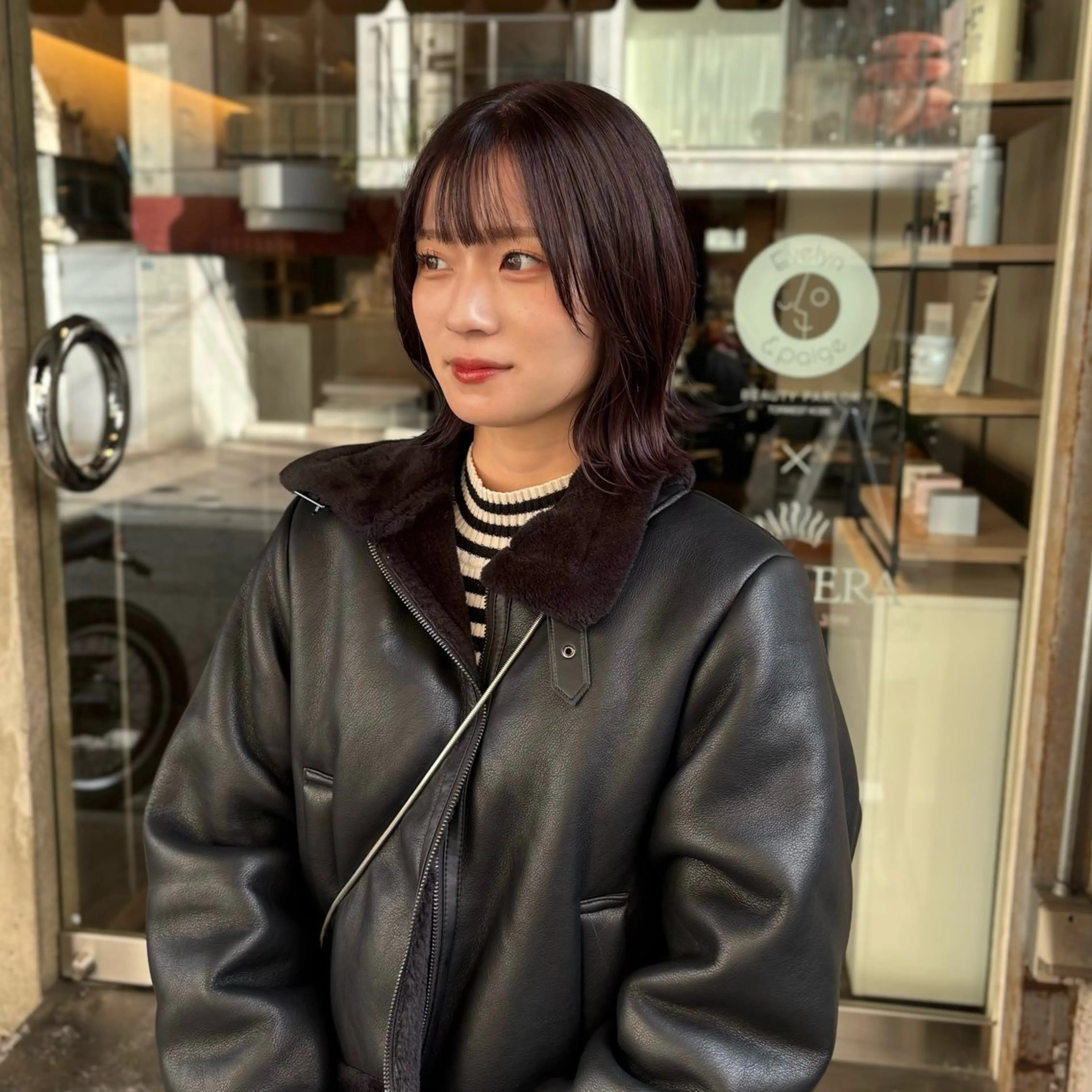 ミディアム カラー ディープラベンダー ラベンダーカラー ボブ 顔周りカット 韓国風ヘア カット ヘアカラー トリートメント 芦刈 咲来のヘアスタイル