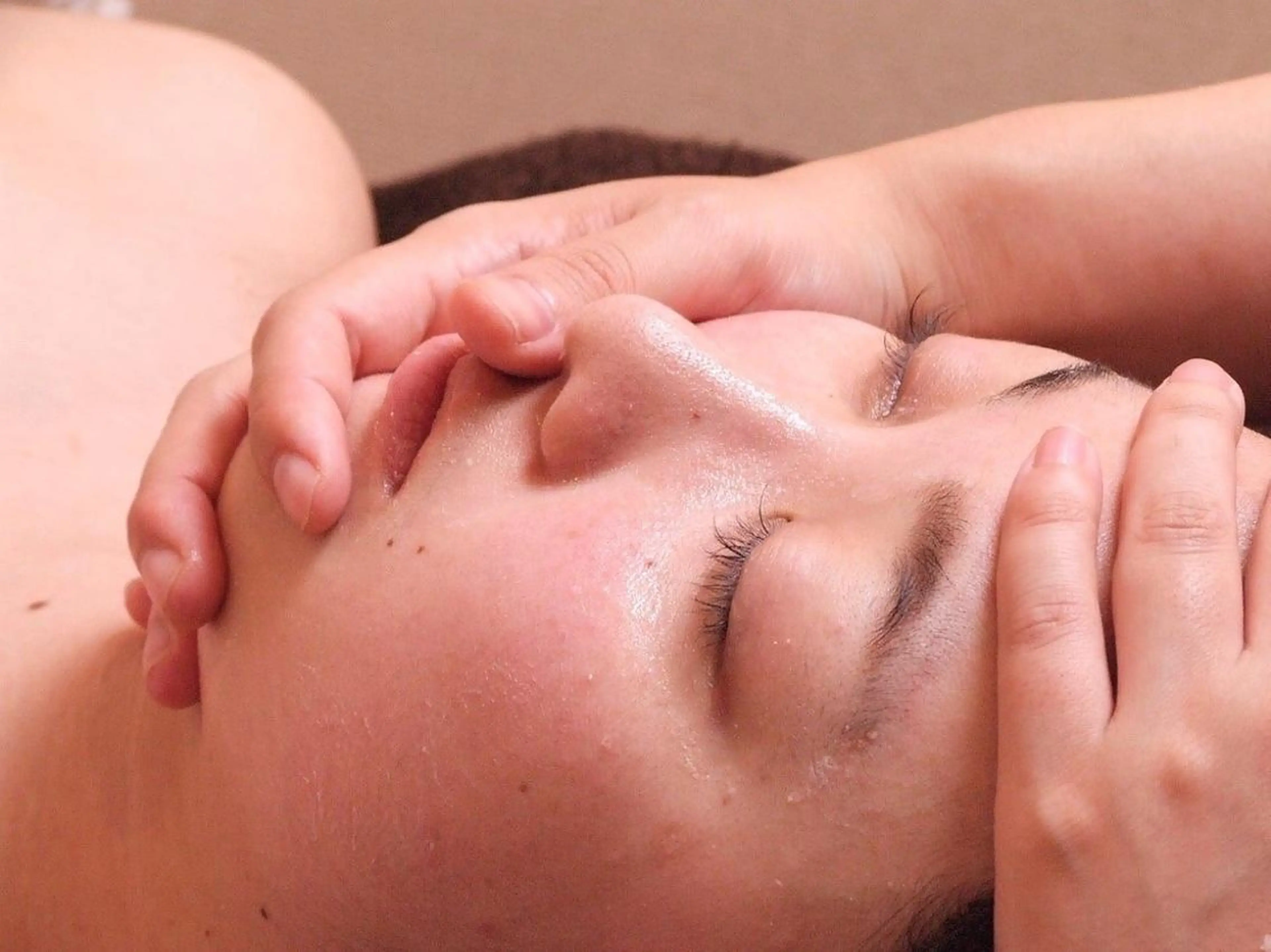 ニキビ跡改善専門🔥 医療にはできない改善のエステ・リラクイメージ