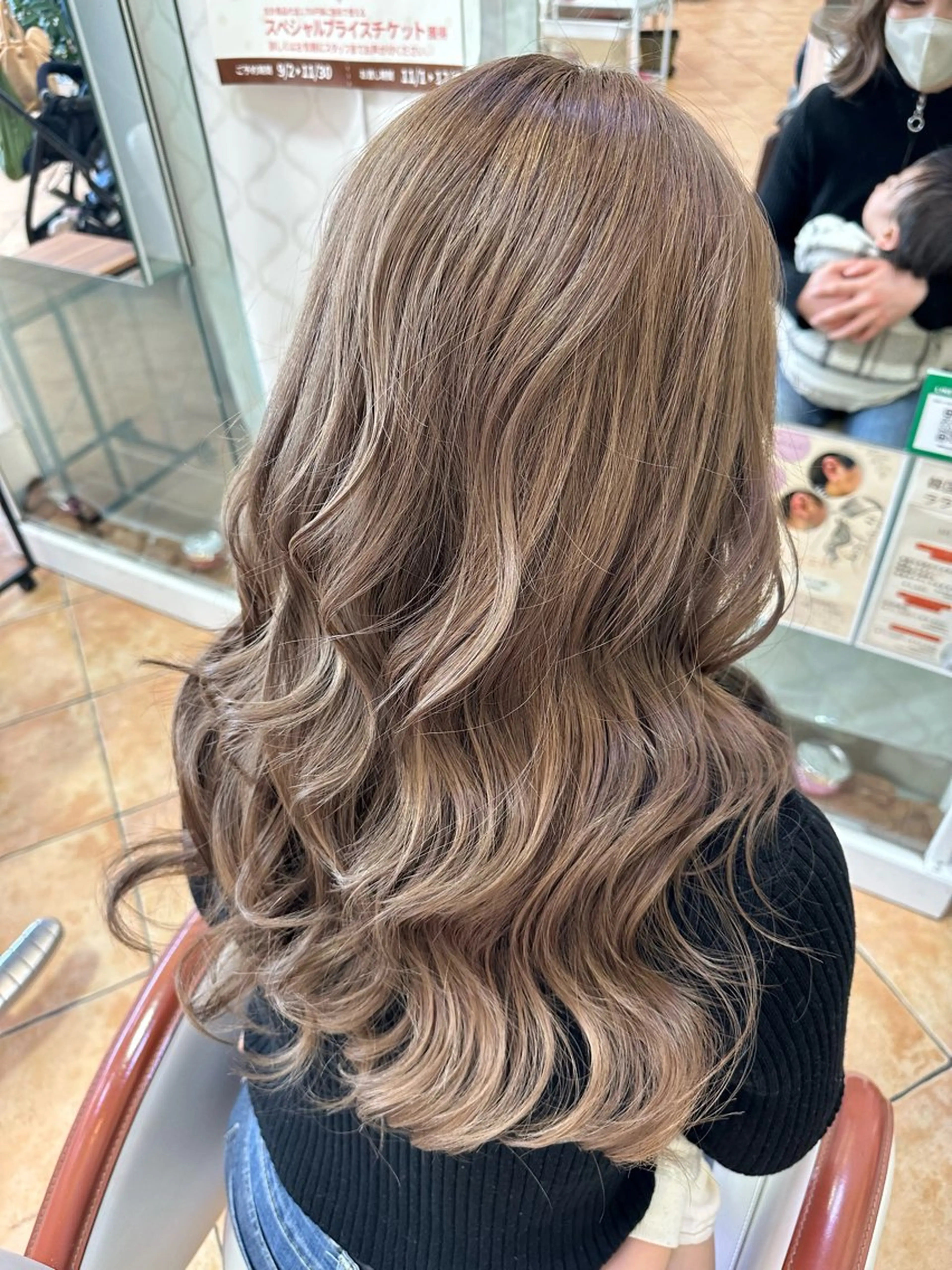 カラー ベージュカラー PARIS PARI 西条店所属・廣藤 梨花のヘアスタイル