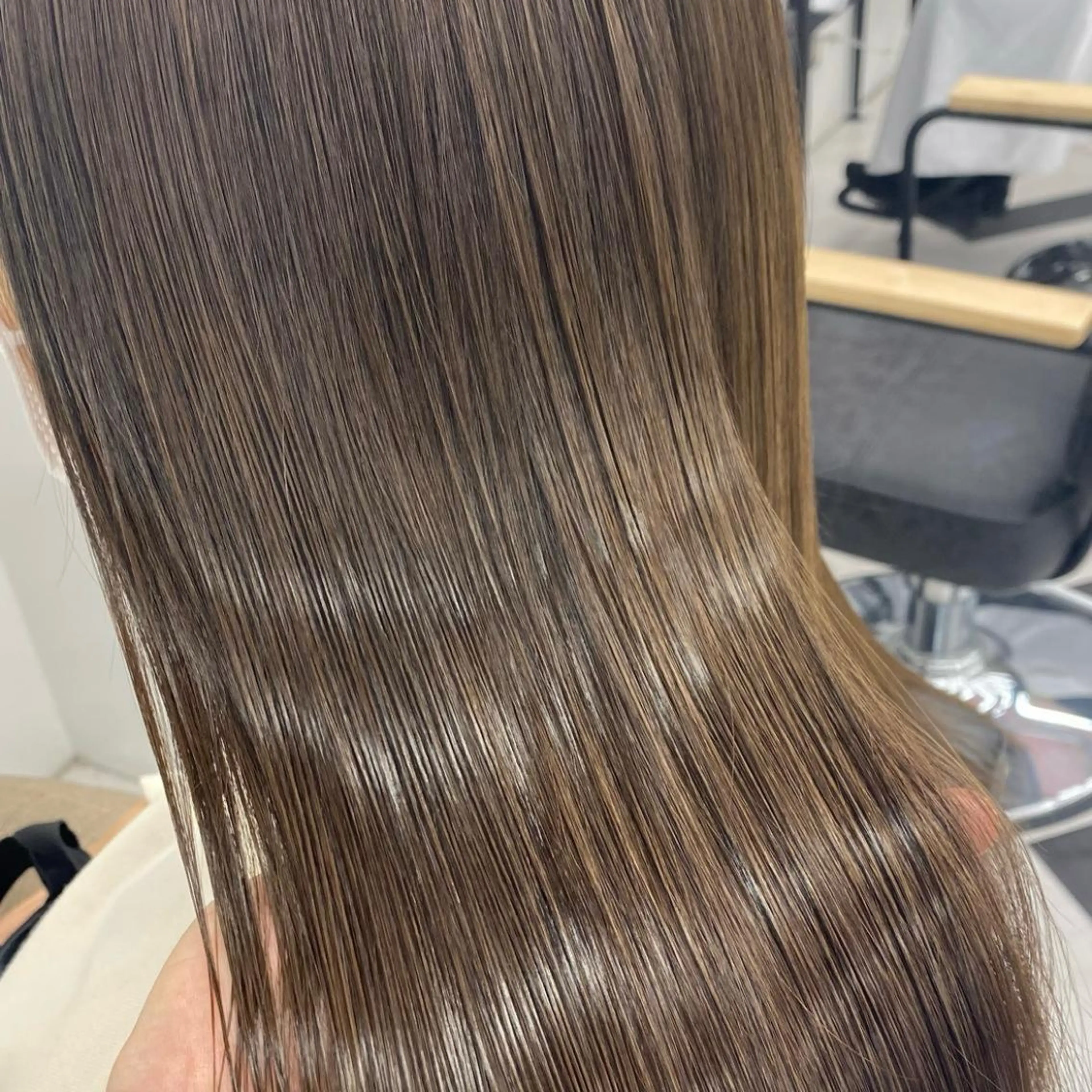 ミディアム カラー パーマ ヘアアレンジ メンズ キッズ ネイル マツエク・マツパ アイブロウ トリートメント mona/ ストレートスタイル✨のヘアスタイル