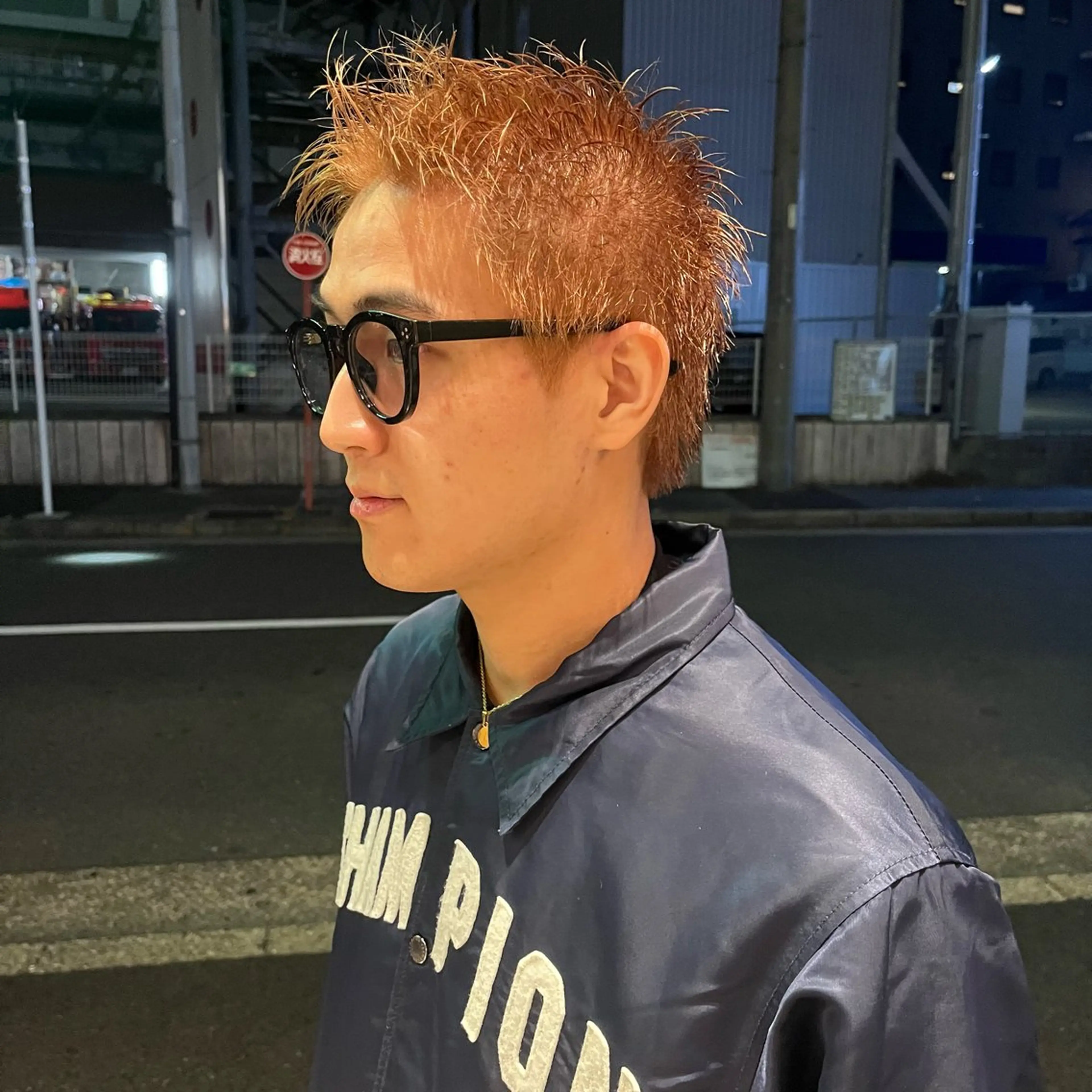 カラー メンズ メンズブリーチ スパイキーショート ベージュカラー ブリーチ ブロンド 安藤 琢真のヘアスタイル