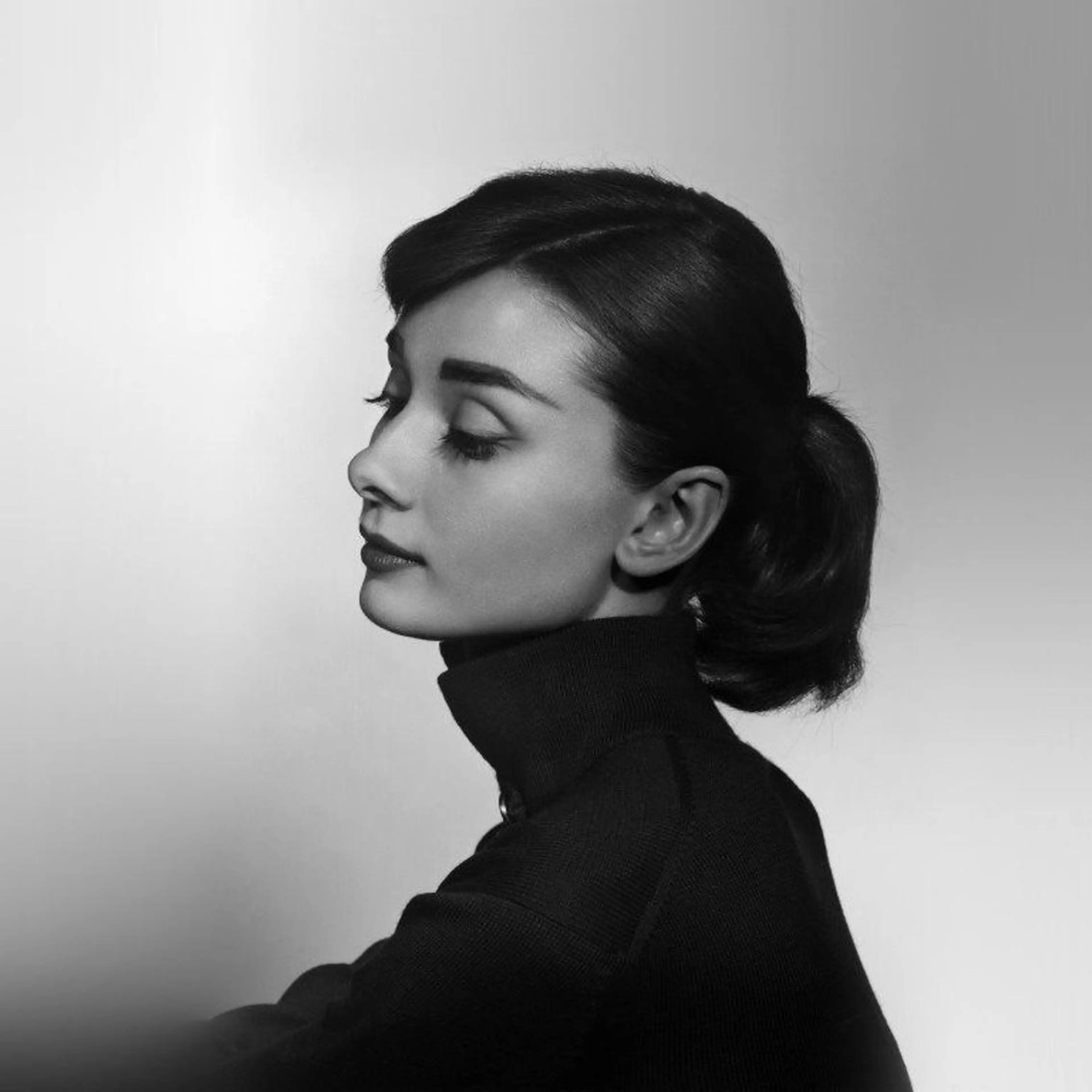 ショート カラー パーマ ヘアアレンジ メンズ キッズ ネイル マツエク・マツパ アイブロウ 学生（メンズ向け） 眉毛ワックス脱毛 学生 小顔カット Chloe-クロエ- 脱毛/フェイシャルのエステ・リラクイメージ