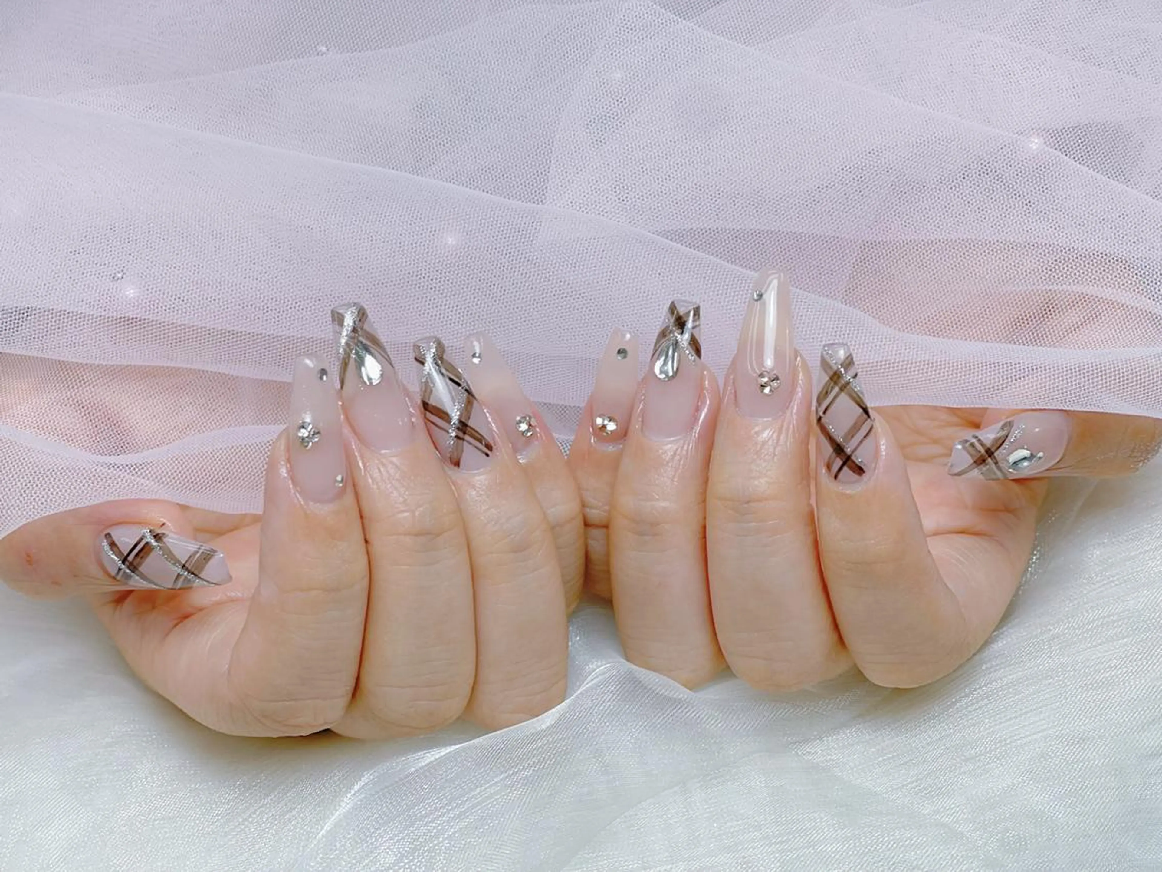 メンズ ネイル メンズ韓国風 アートネイル フレンチネイル ジェルネイル キラキラネイル Bloom kabukiのネイルデザイン