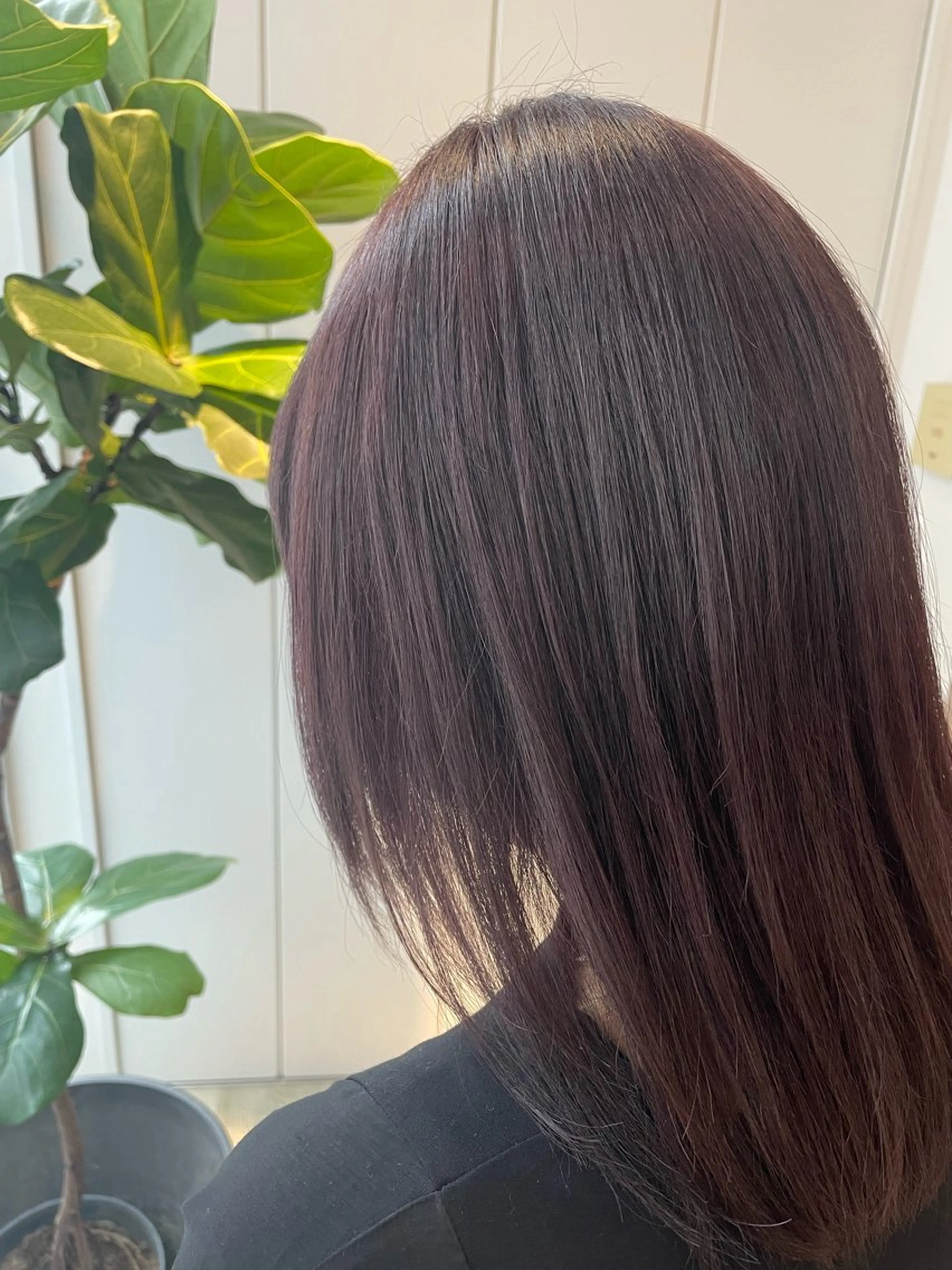 カラー ふくだももこ🍑 すっきりショートのヘアスタイル