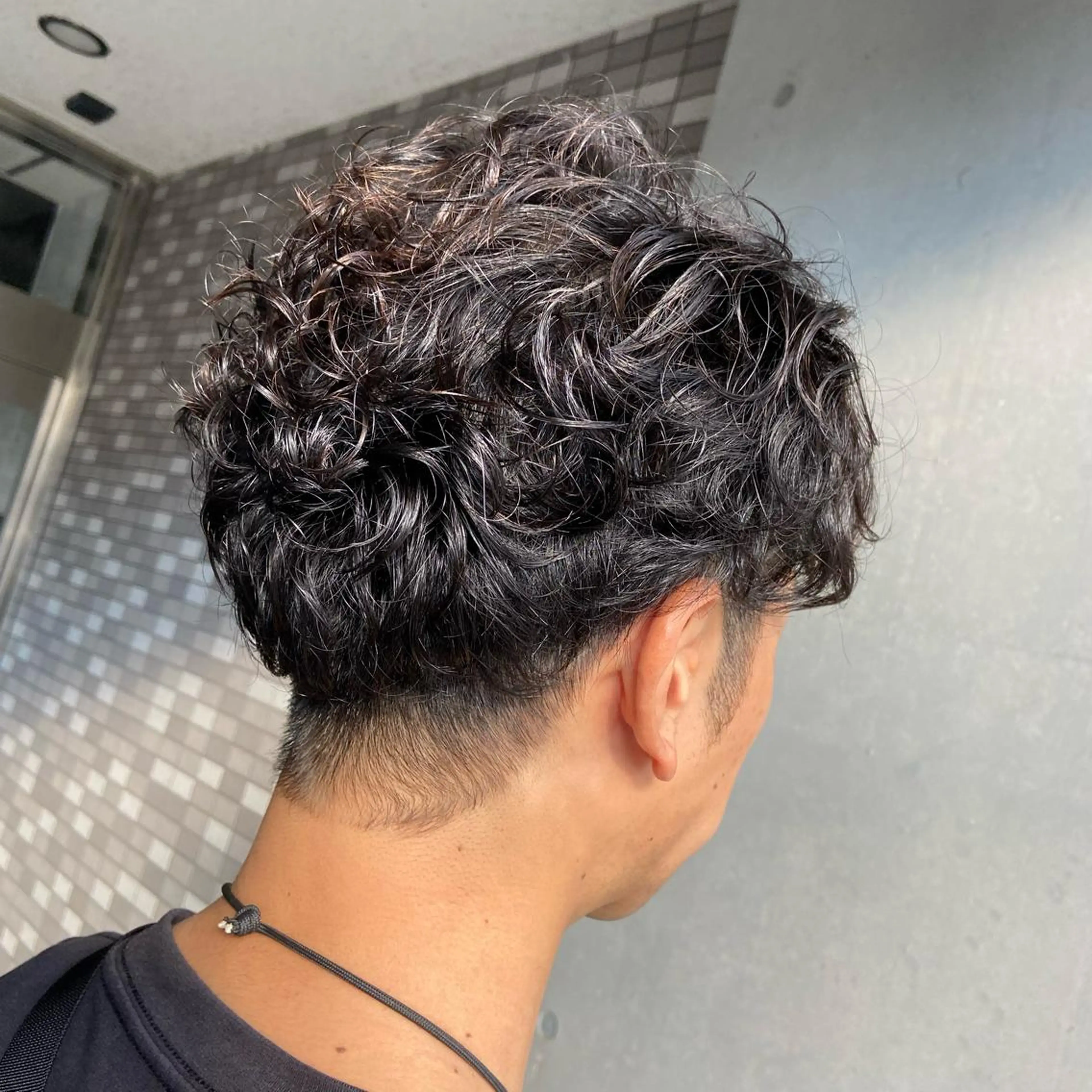 ショート パーマ メンズ インナーカラー指名 No.1菊池柊真のヘアスタイル