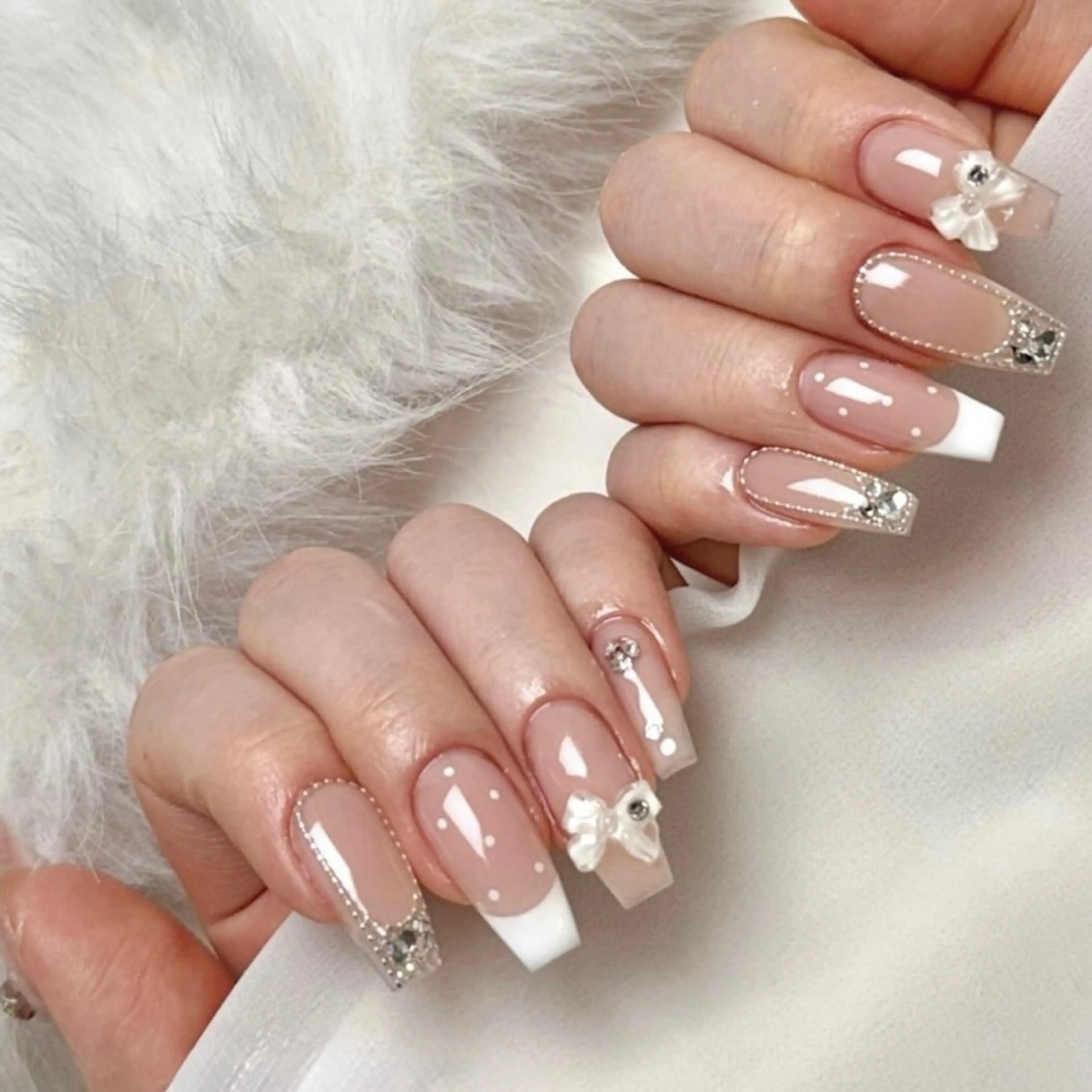 ネイル キラキラネイル 韓国ネイル マグネットネイル ミラーネイル ニュアンスネイル ハンドネイル Lala Nailsのネイルデザイン