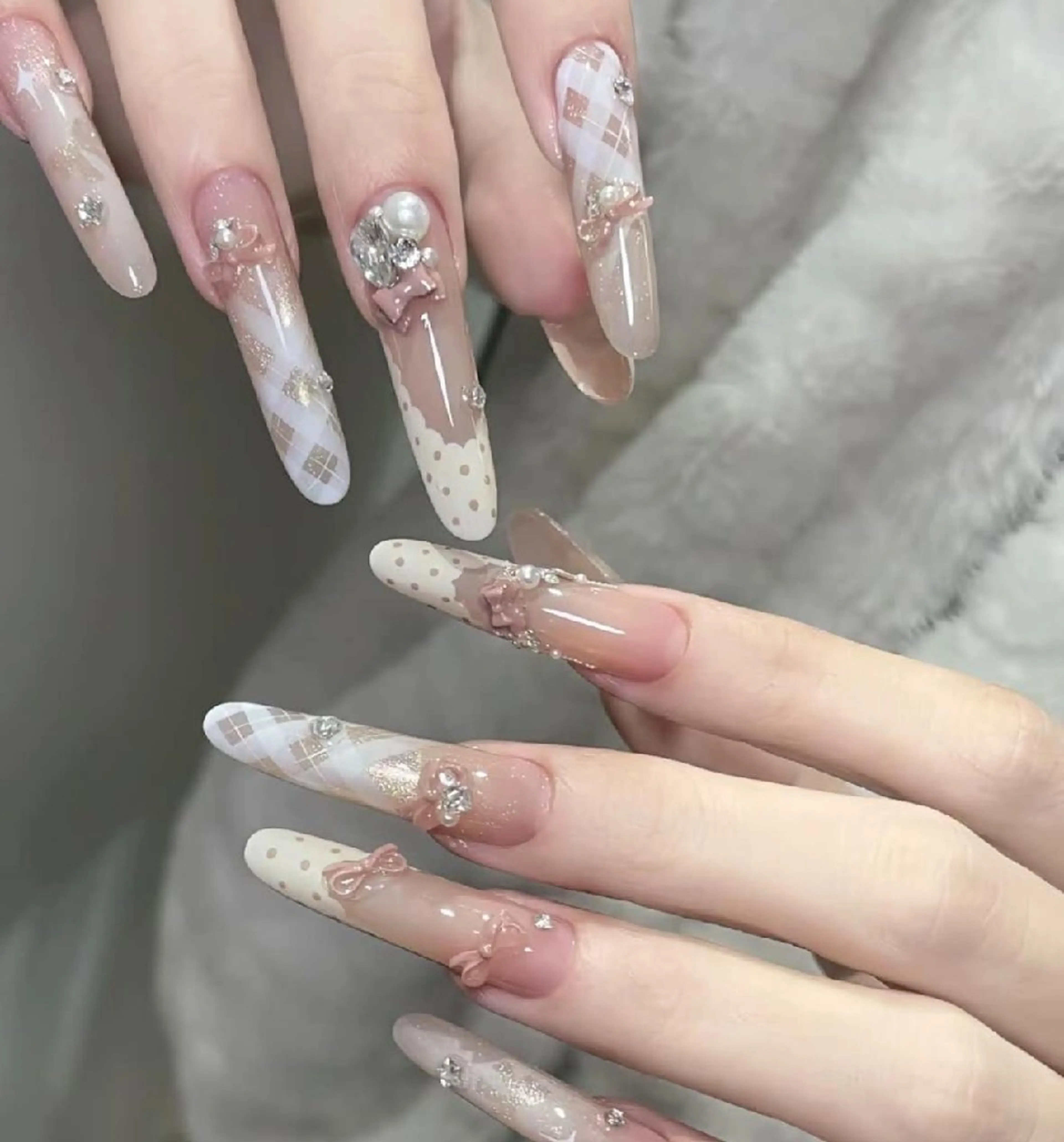 ネイル 小島 阿佑美のネイルデザイン