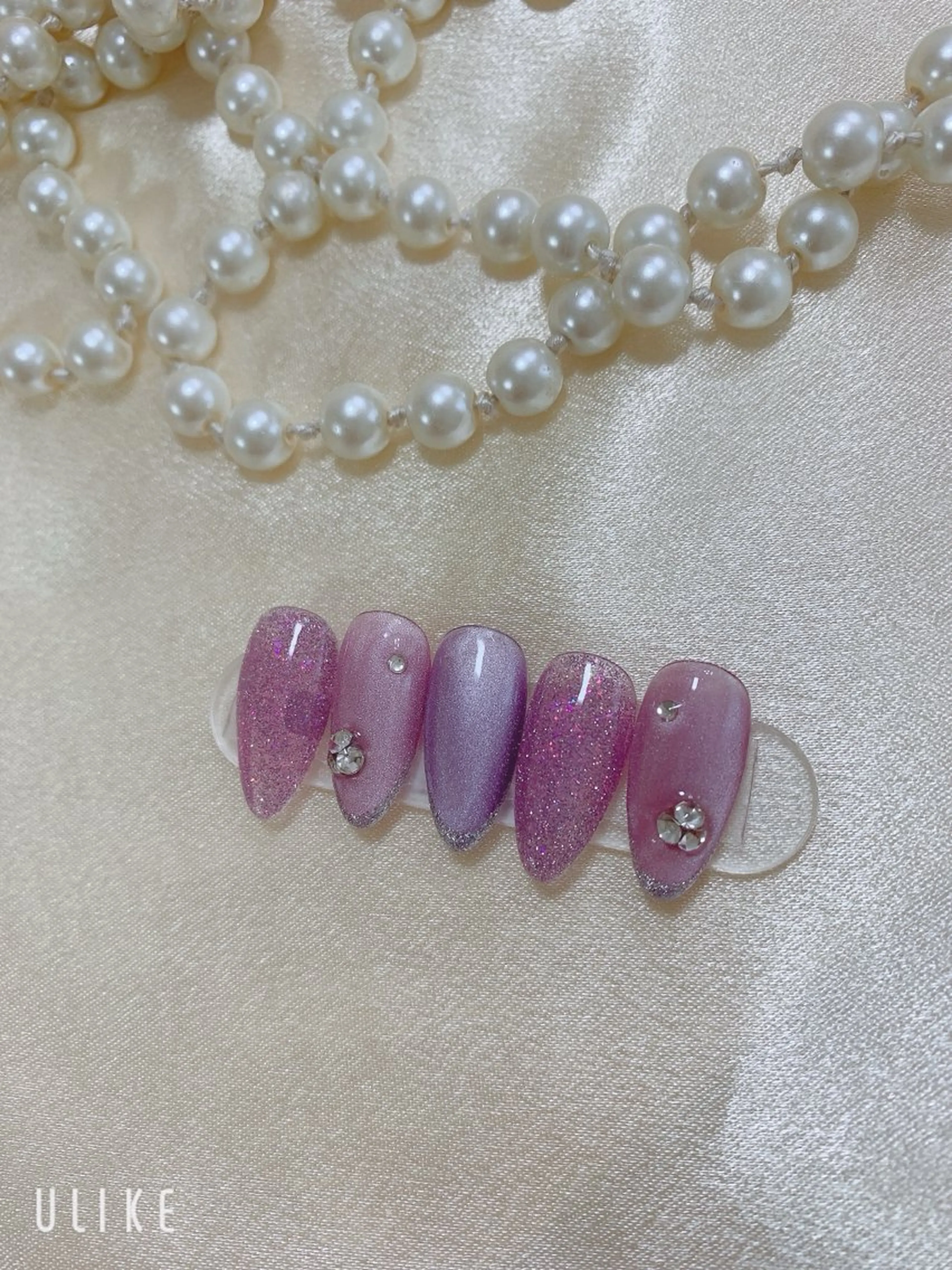 ネイル 桜ネイル フットネイル ジェルネイル ラメ(グリッター) ラメグラデーション ハンドネイル ネイルサロンAiri 長さ出し·シンプルのネイルデザイン