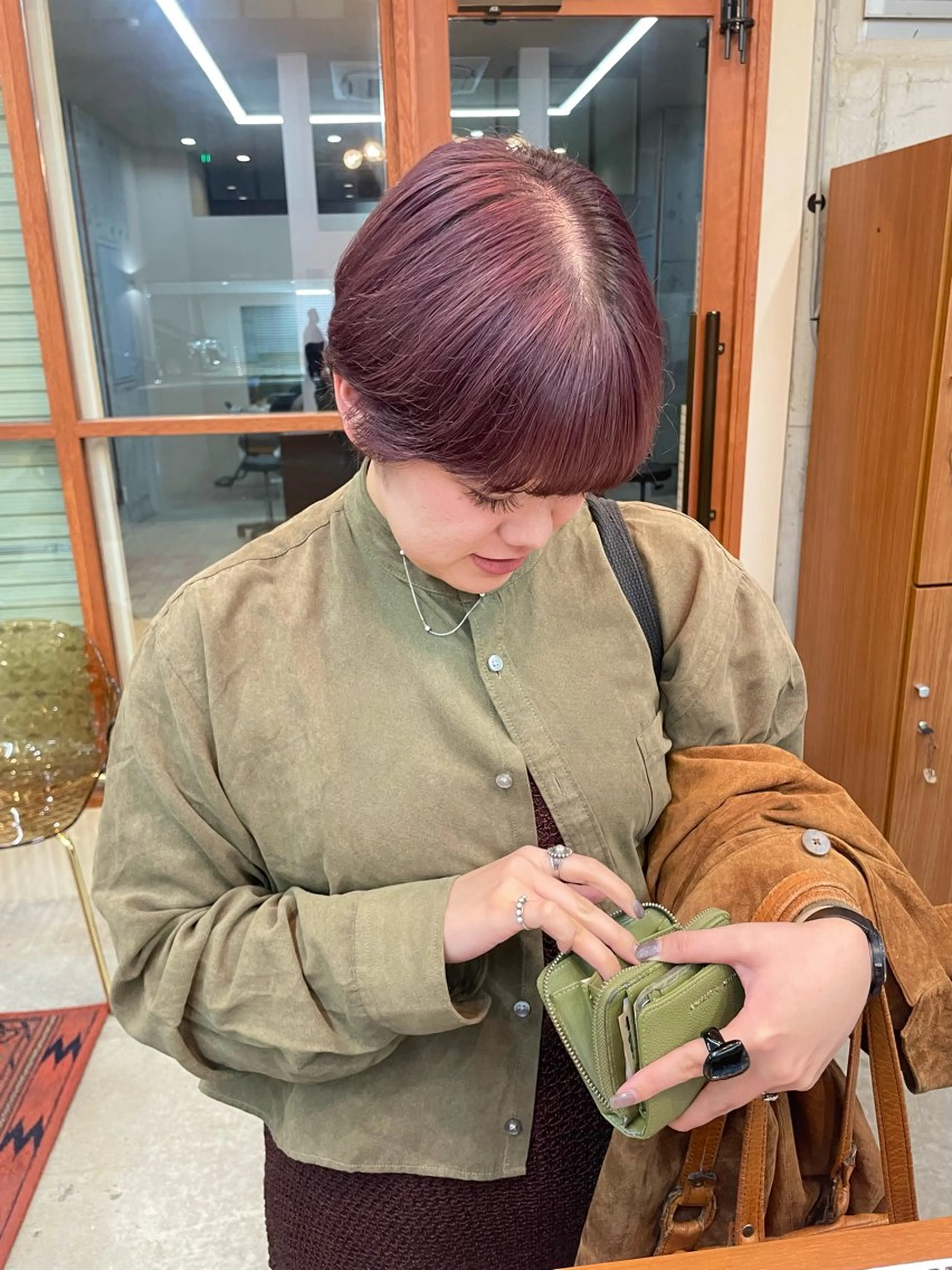 ショート ヘアカラー カリン/ カット・ブリーチのヘアスタイル