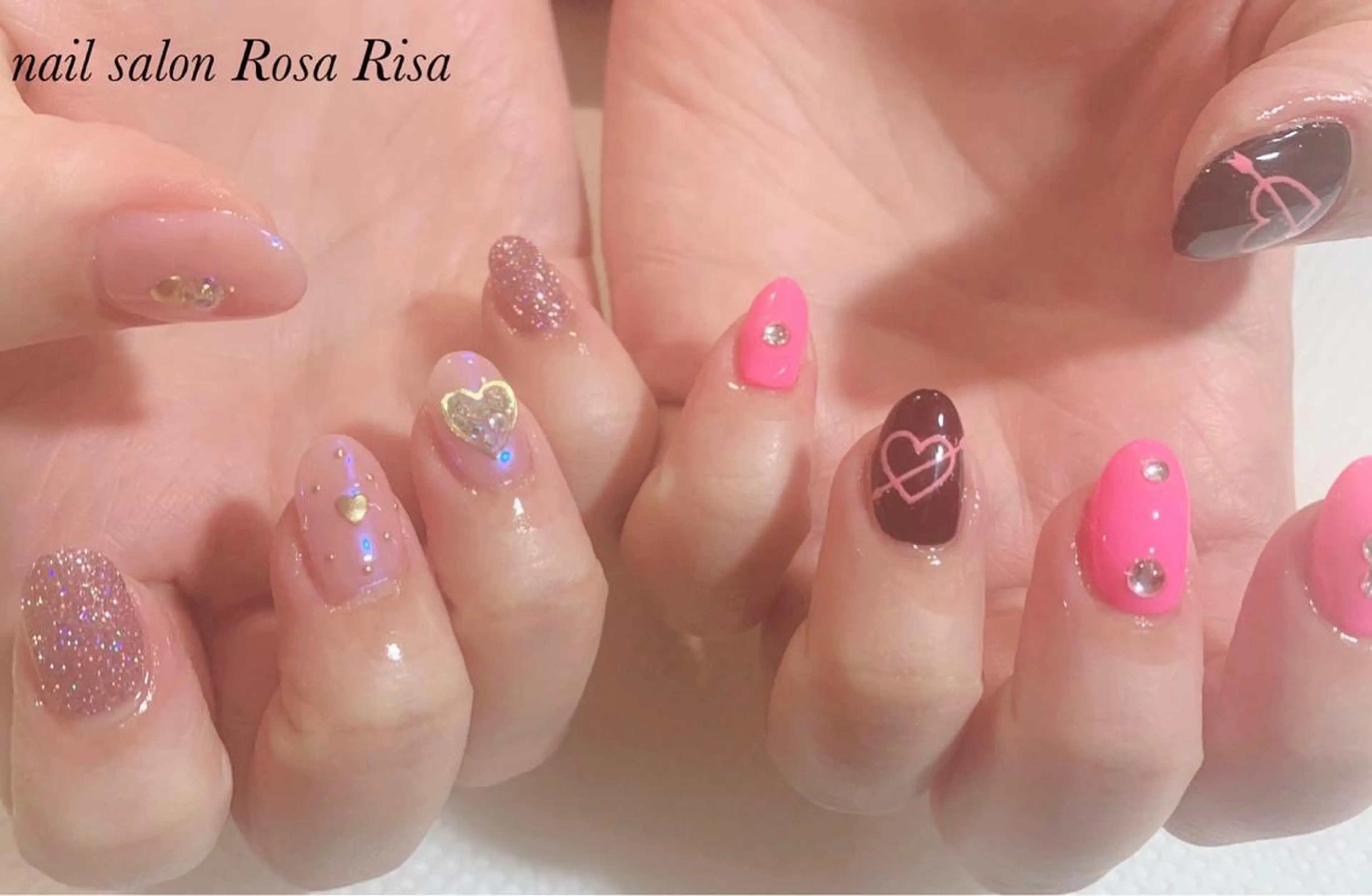 ミディアム ネイル ピンク ハンドネイル ネイルスタジオ シェイクユアハンズのネイルデザイン