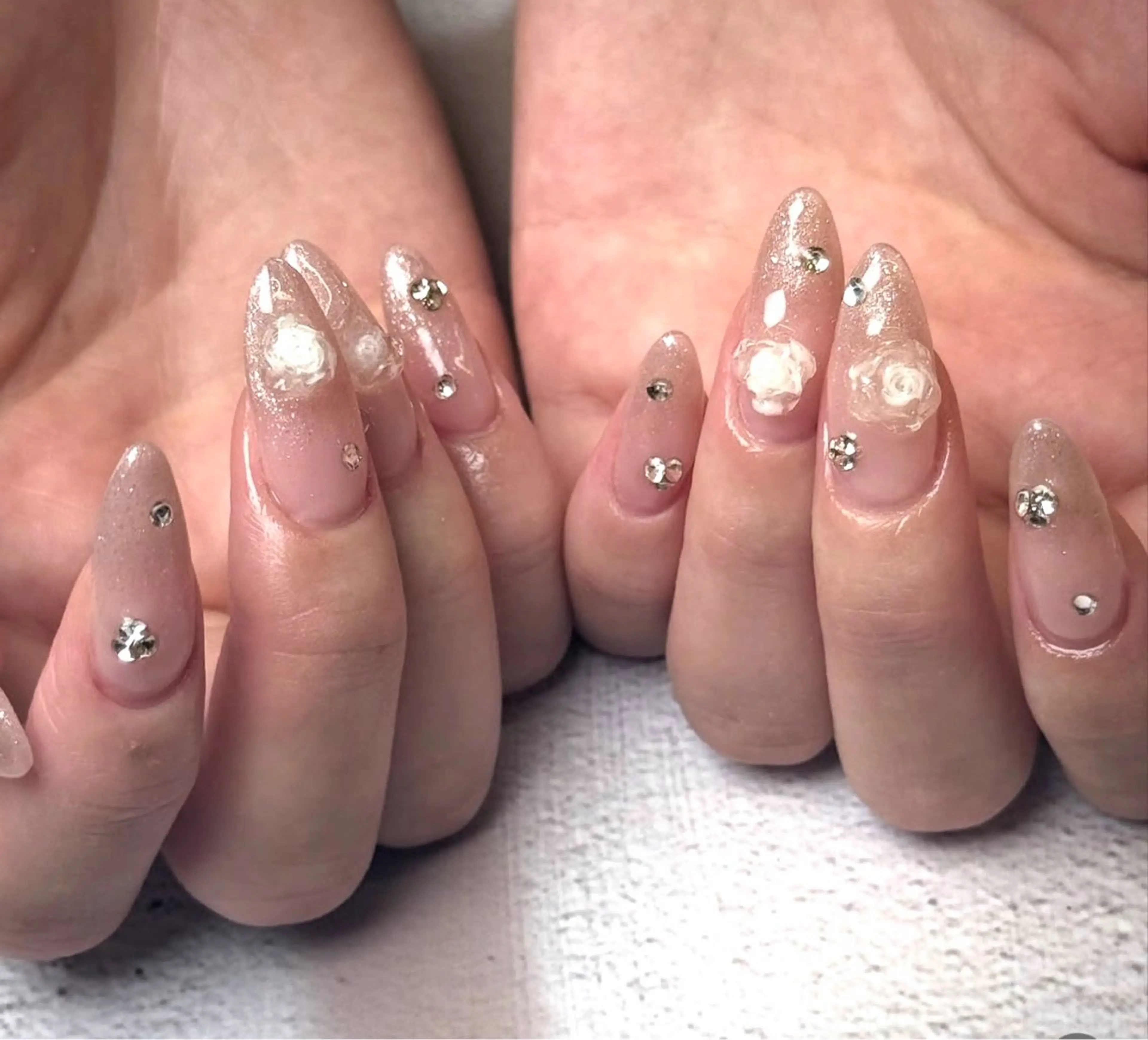 ネイル アニマル柄 オーロラネイル チークネイル フラッシュネイル ジェルネイル ハンドネイル Lyna 池袋のネイルデザイン