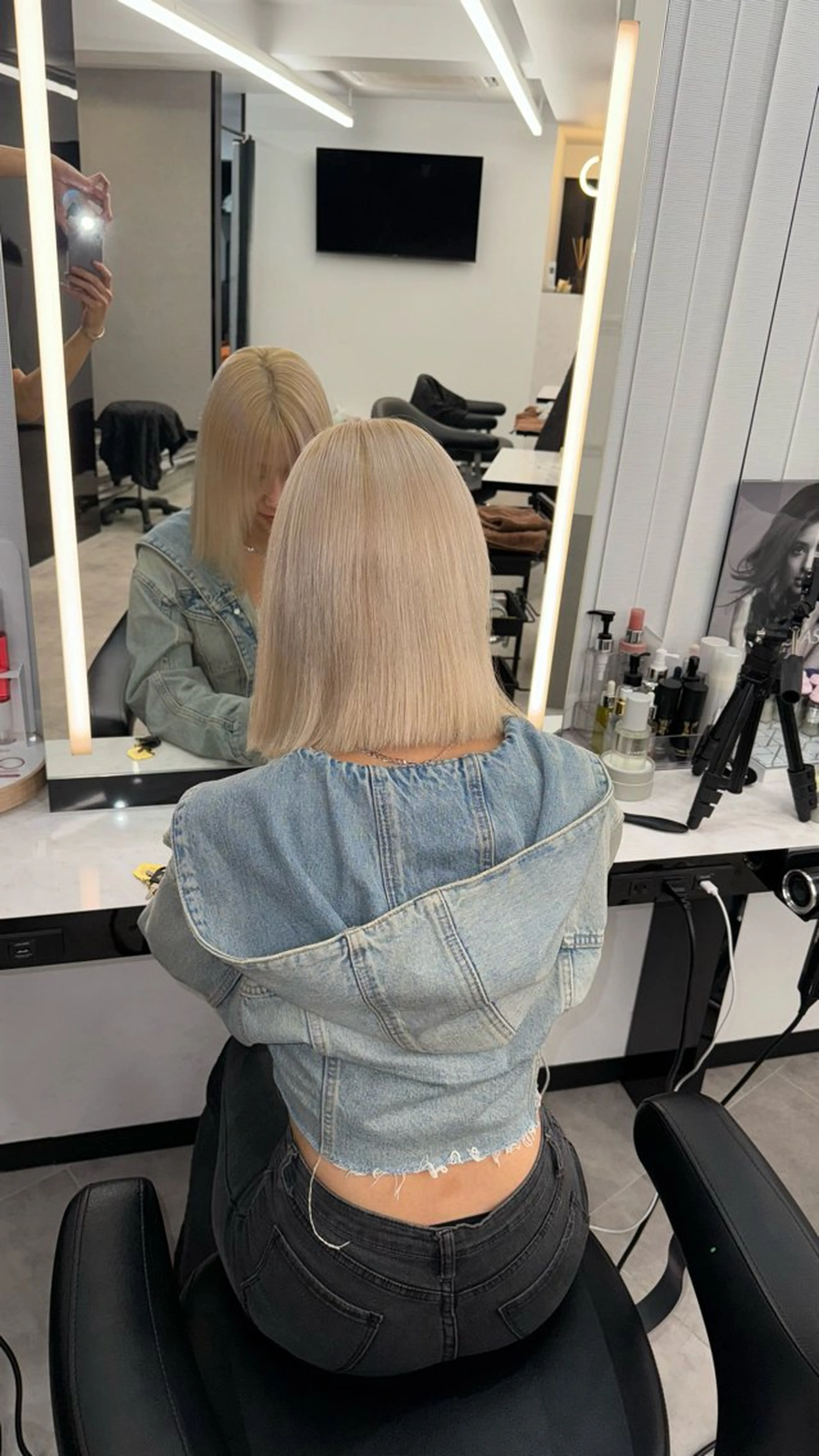 ミディアム ZYNX所属・MAHIRO/複雑 履歴/ハイトーンのヘアスタイル