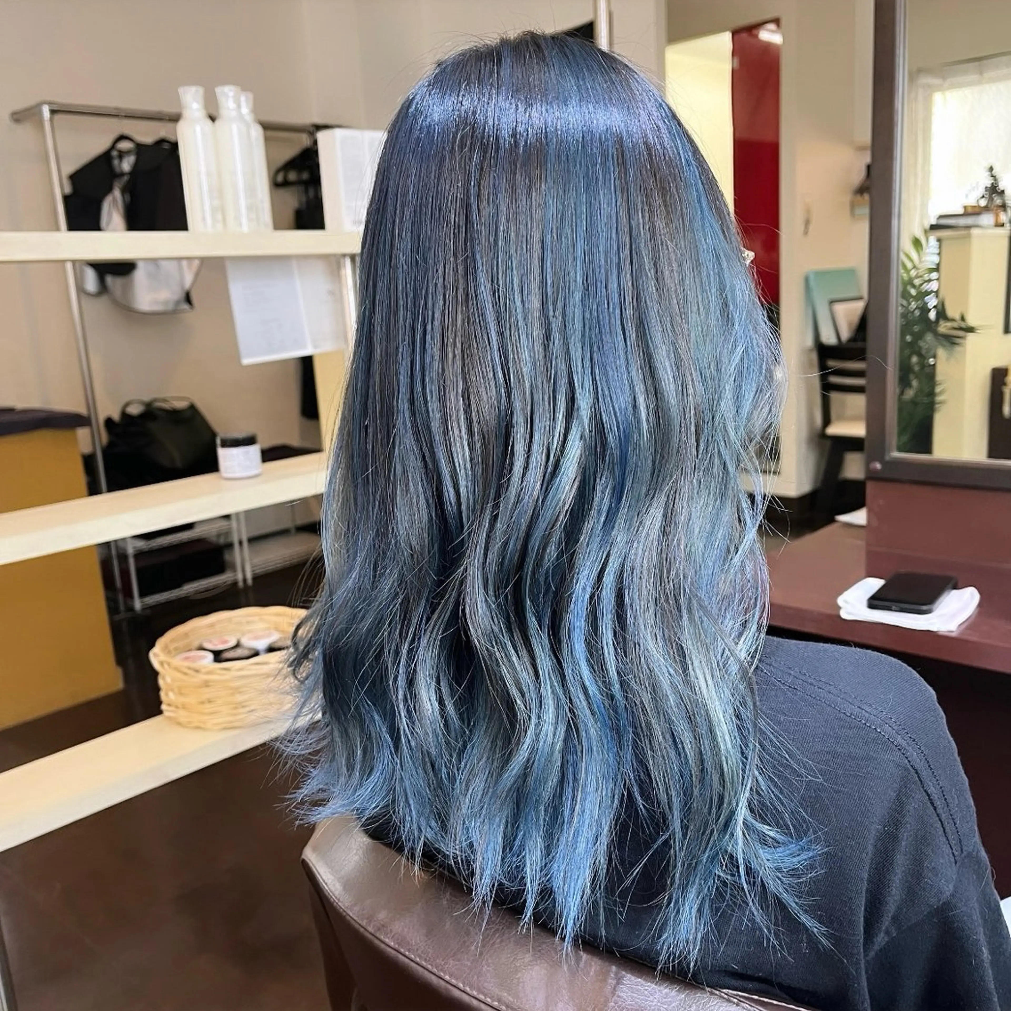 ミディアム エクステ レイヤーカット ヘアカラー トリートメント 編み込みエクステ/ ハイトーン りょすけのヘアスタイル