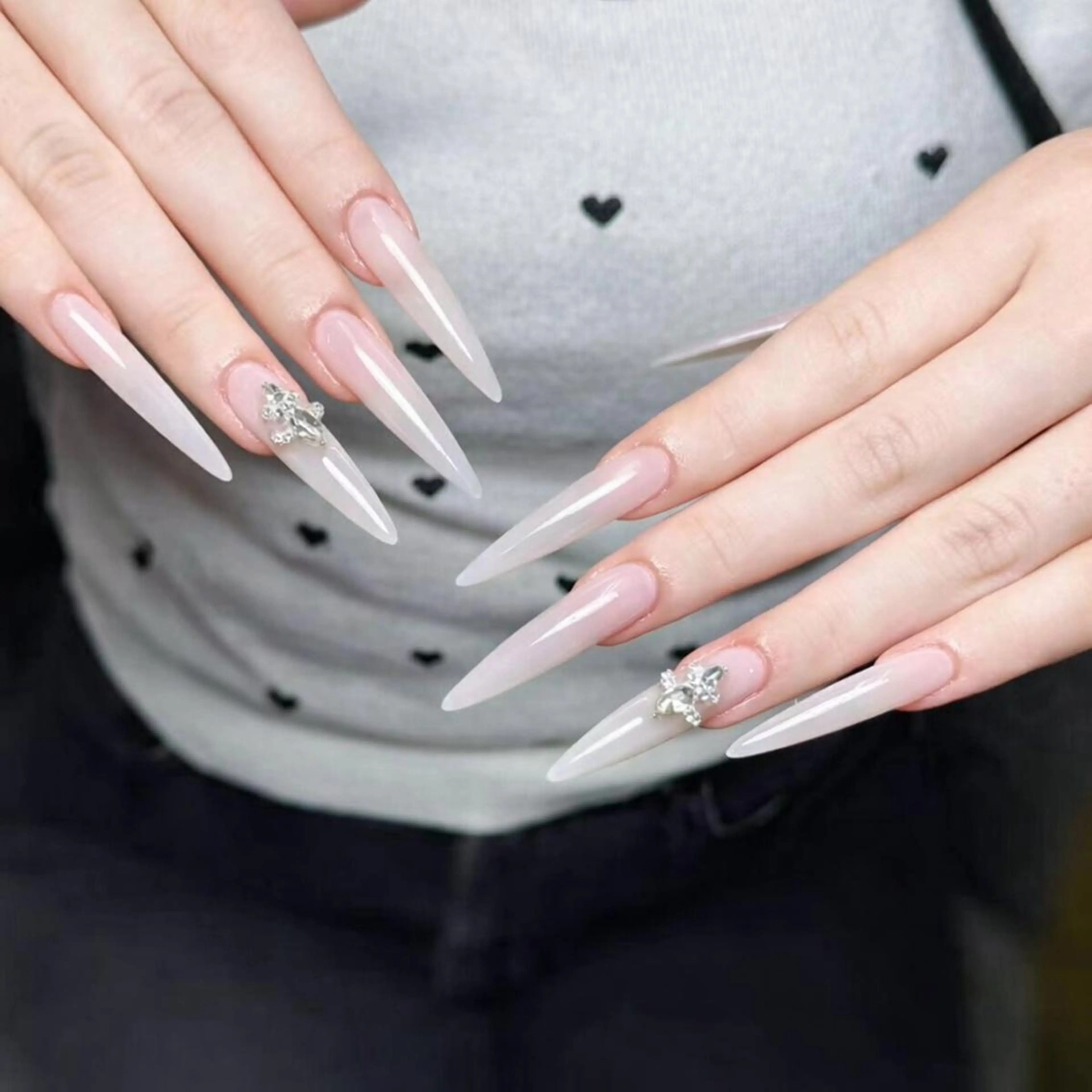 ネイル 長さ出し グラデーション 卒業式 キラキラネイル マグネットネイル ハンドネイル Mio💖Belle Nail Salonのネイルデザイン