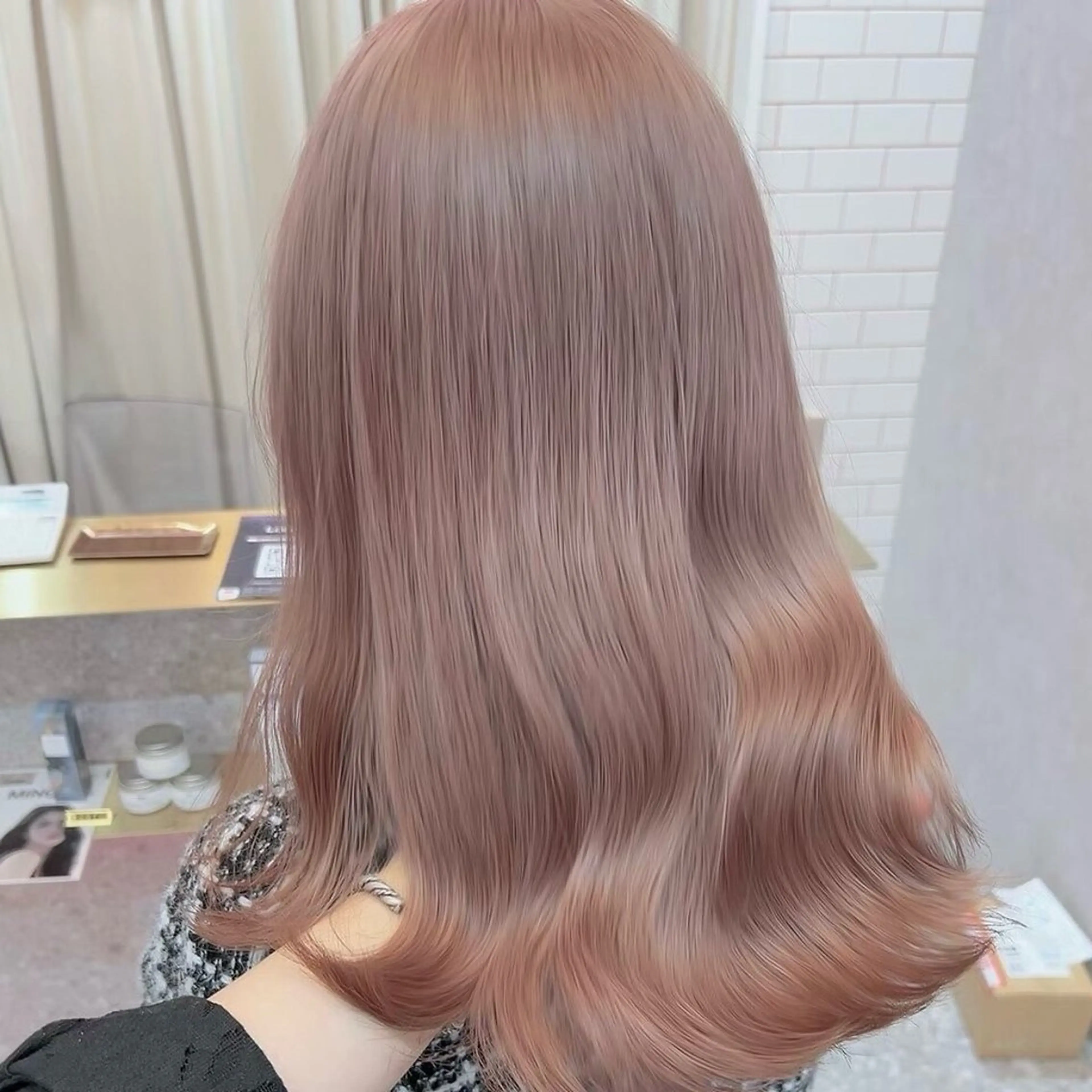 ミディアム カラー ヘアカラー トリートメント Lond Le'a /ハイトーンカラーのヘアスタイル