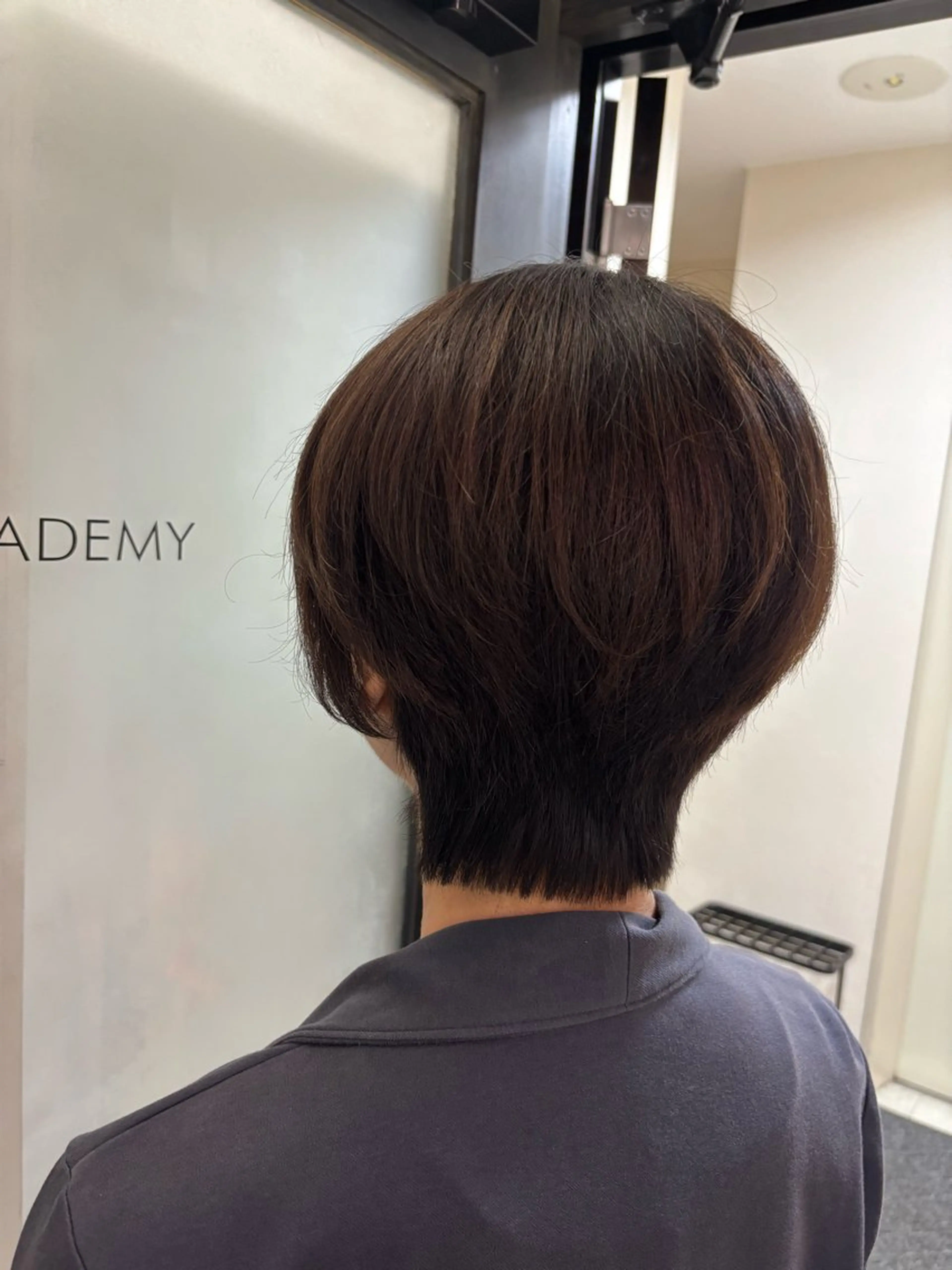 ショート 成田 楓のヘアスタイル