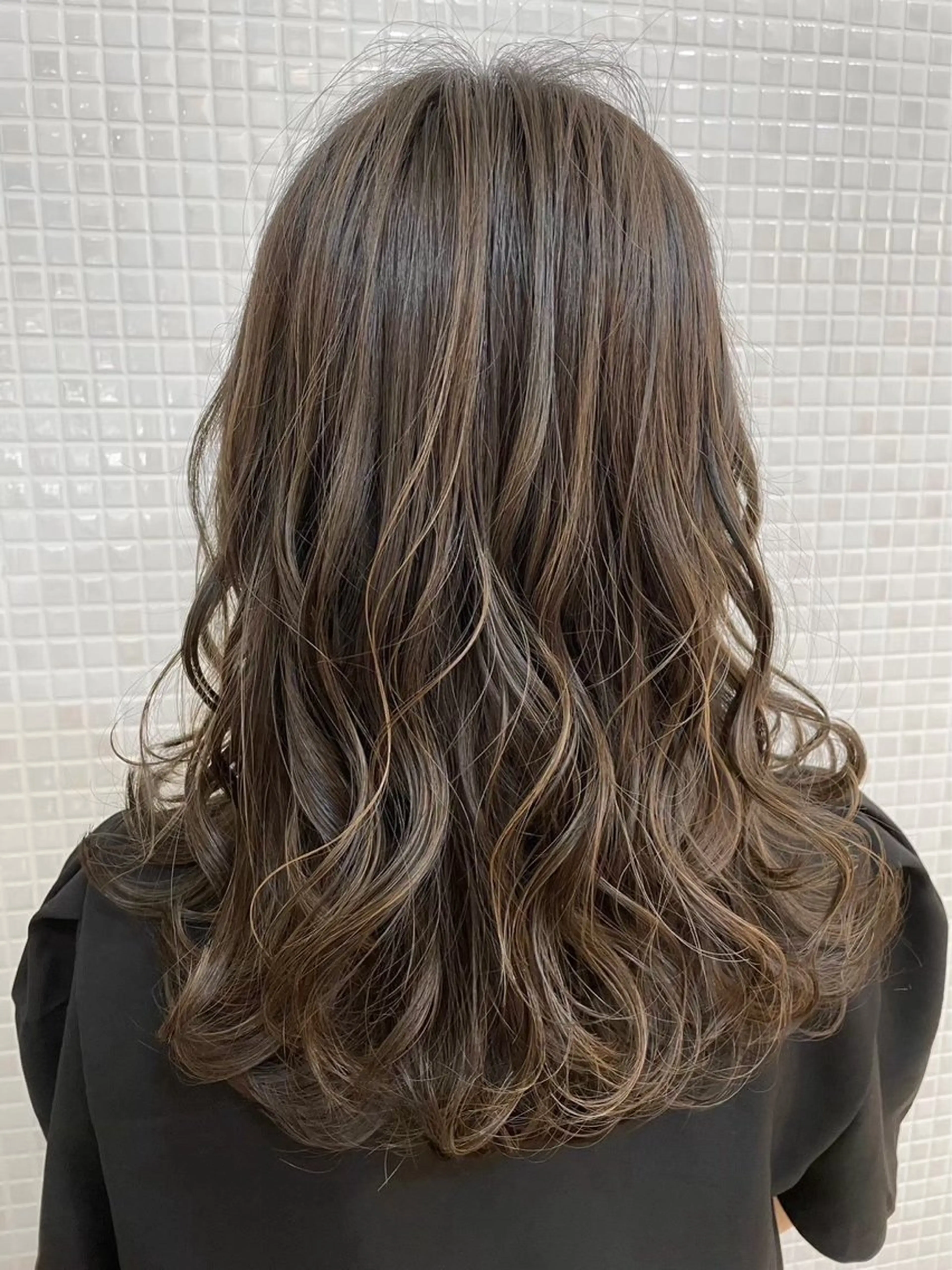 セミロング カラー ハイライトカラー ハイライト 【azure横浜】 🧸misaki🌸のヘアスタイル