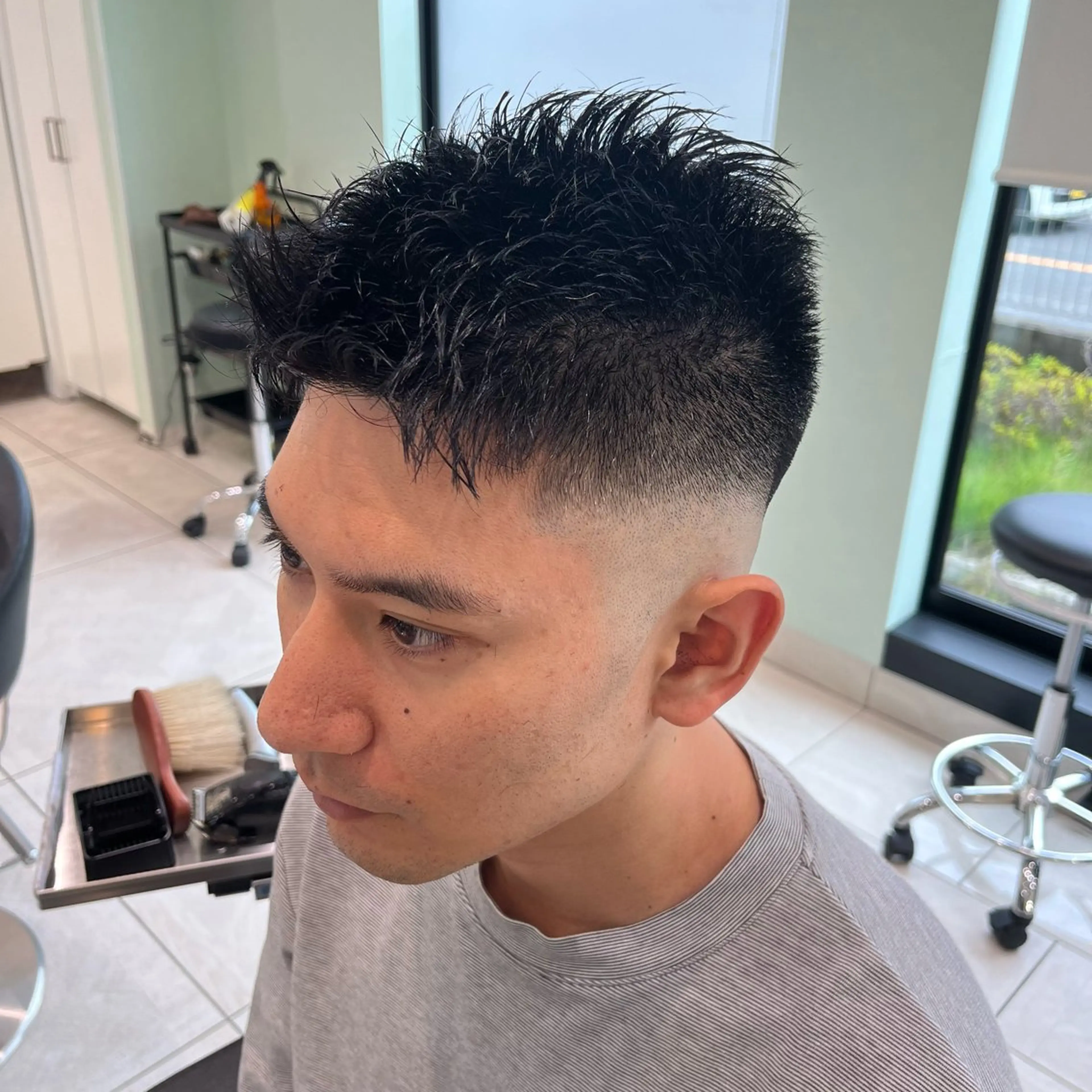 ショート メンズ フェードカット スキンフェード カット 🥇メンズ特化 伊東輝のヘアスタイル