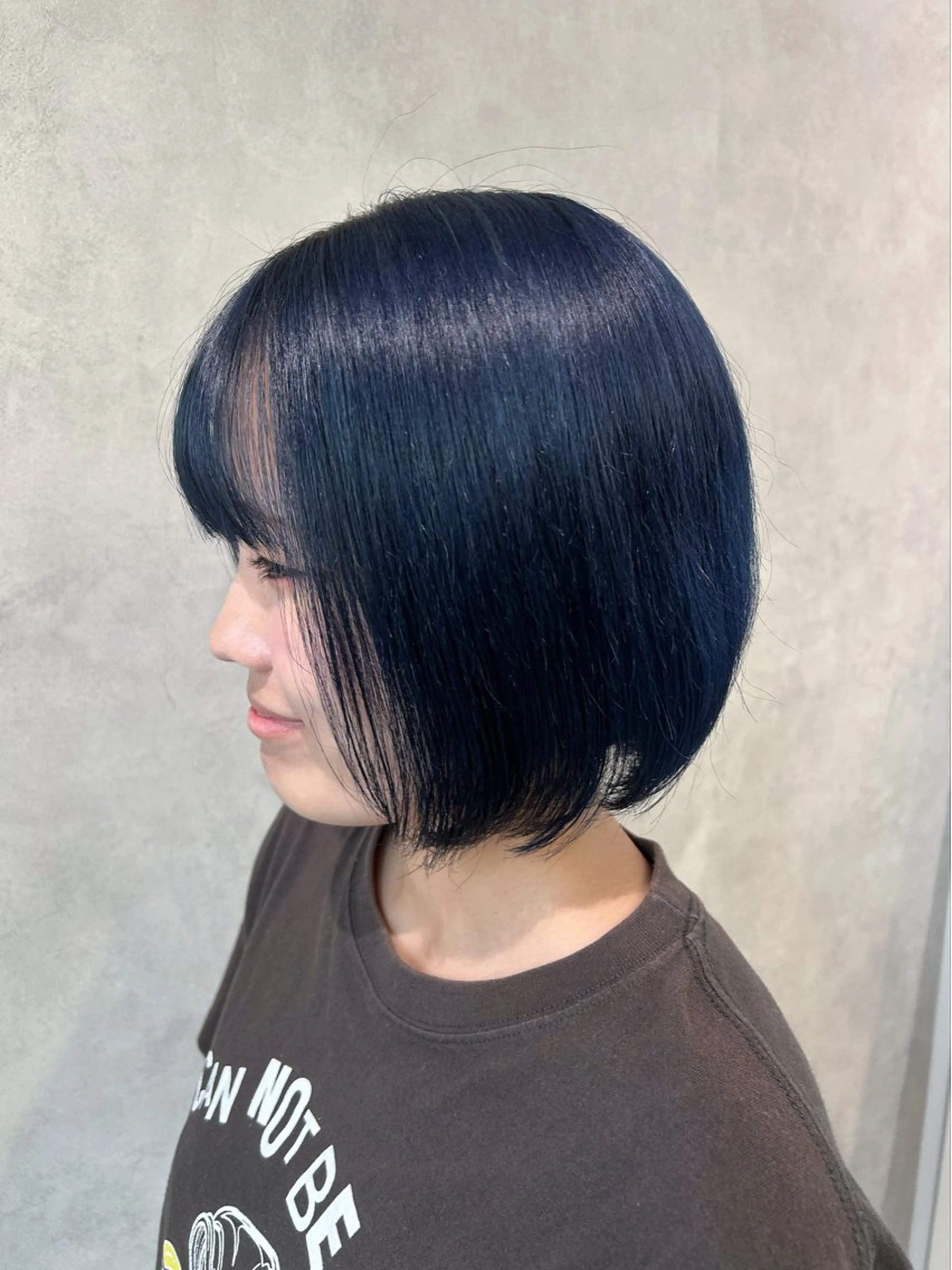 ショート カラー ブリーチ ブルーカラー ネイビーカラー ヘアカラー ボブ/レイヤー/ ダブルカラー/みのりのヘアスタイル