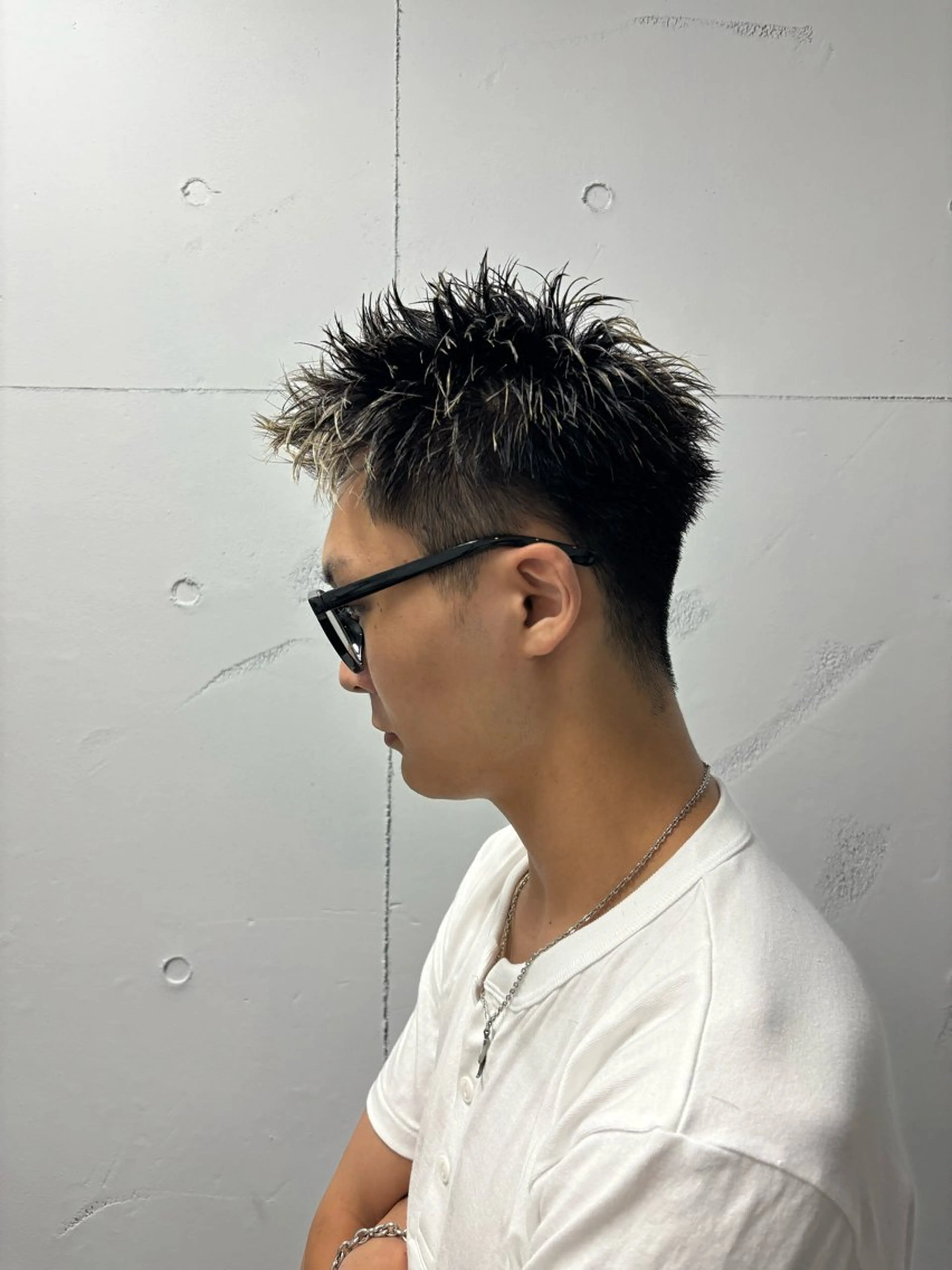 メンズ メンズショート スパイキーショート カット ヘアカラー トリートメント darts所属・マツダ レンのヘアスタイル