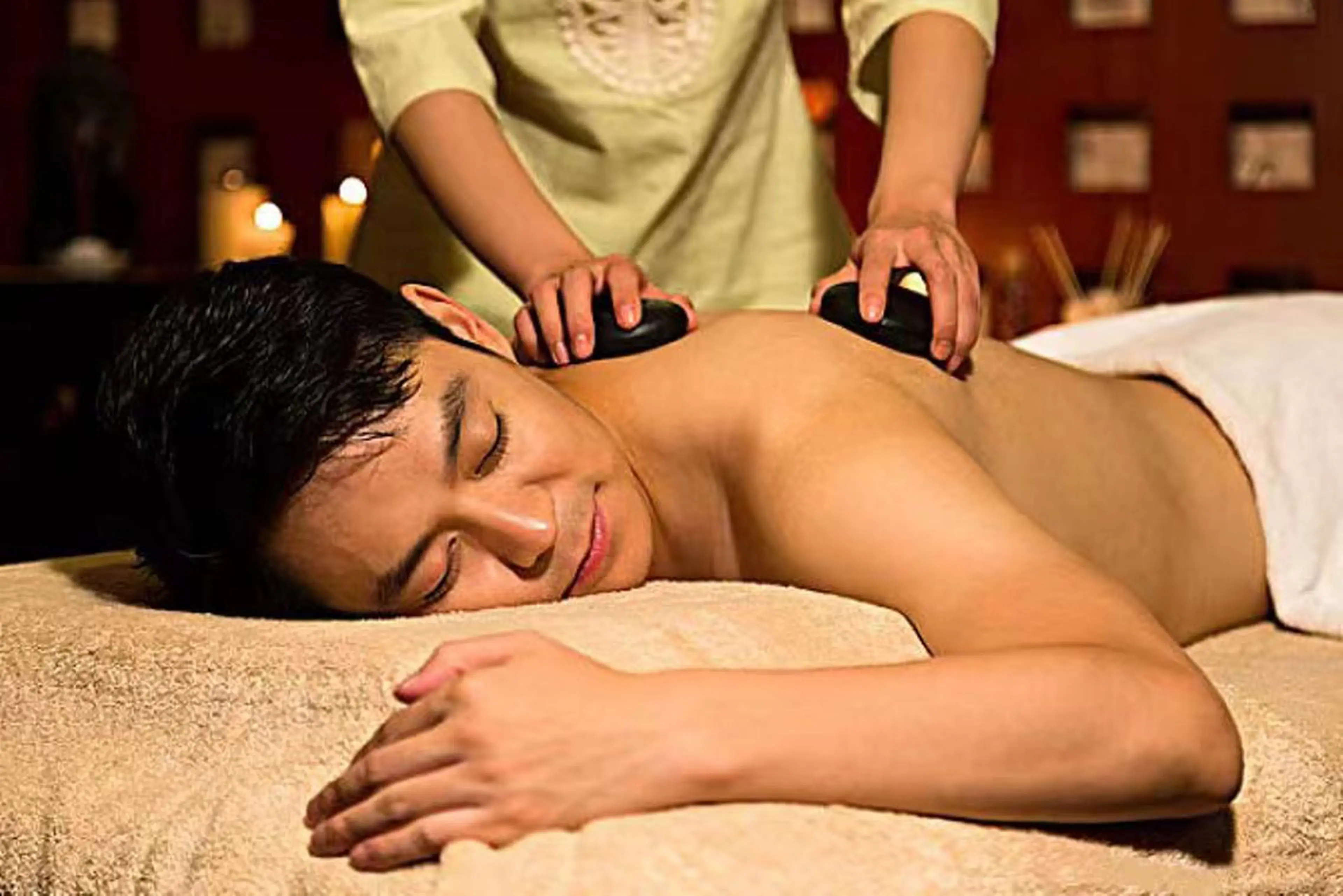 ★【豪華温石150分】アロマ90分(テゴルテ+お腸揉み)+整体30分+足裏30分/12800の写真