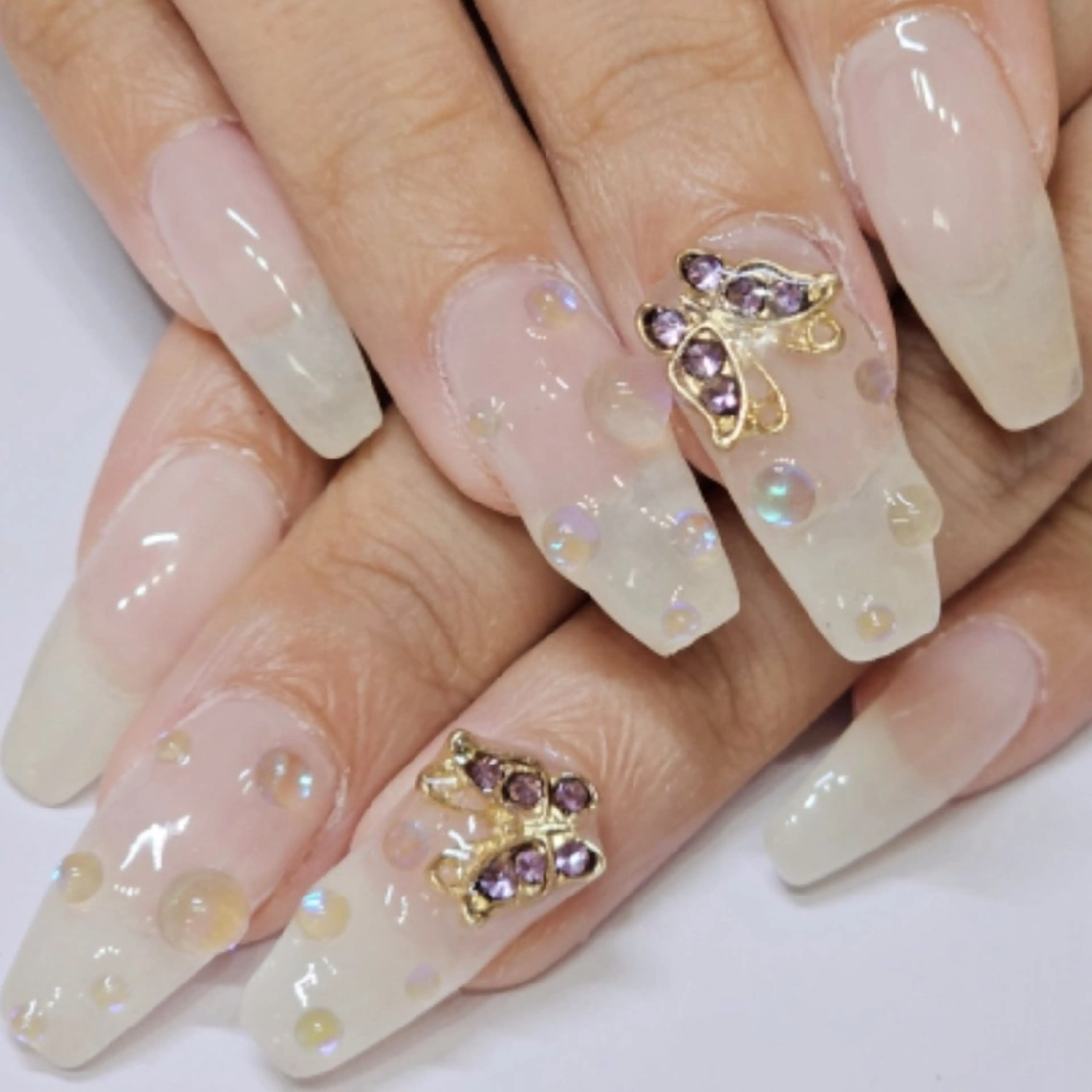 ネイル 持ち込み ワンカラーネイル ホワイト ハンドネイル よしだ ひろきのネイルデザイン