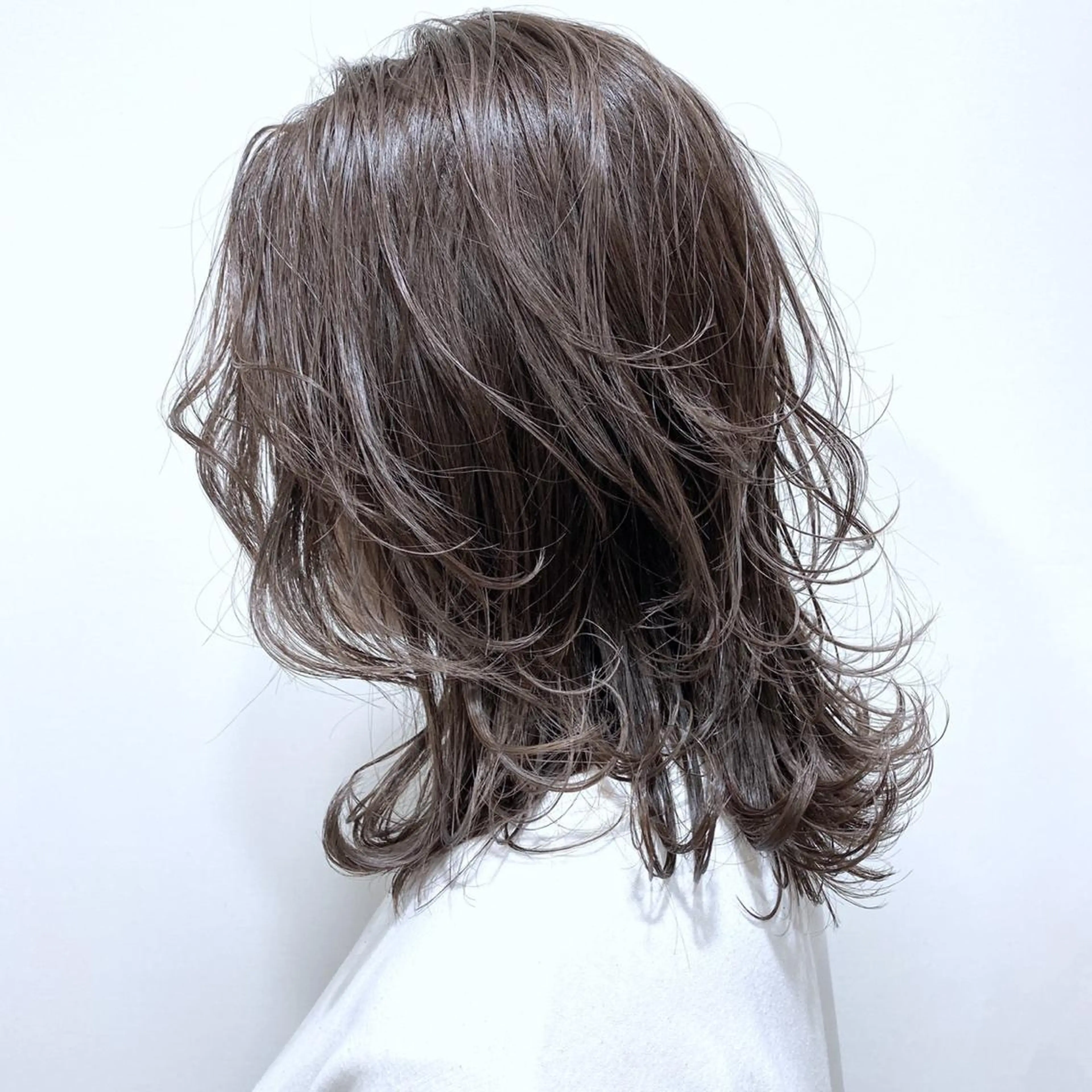 セミロング カラー グランジヘア 無造作ヘアHYUGAのヘアスタイル