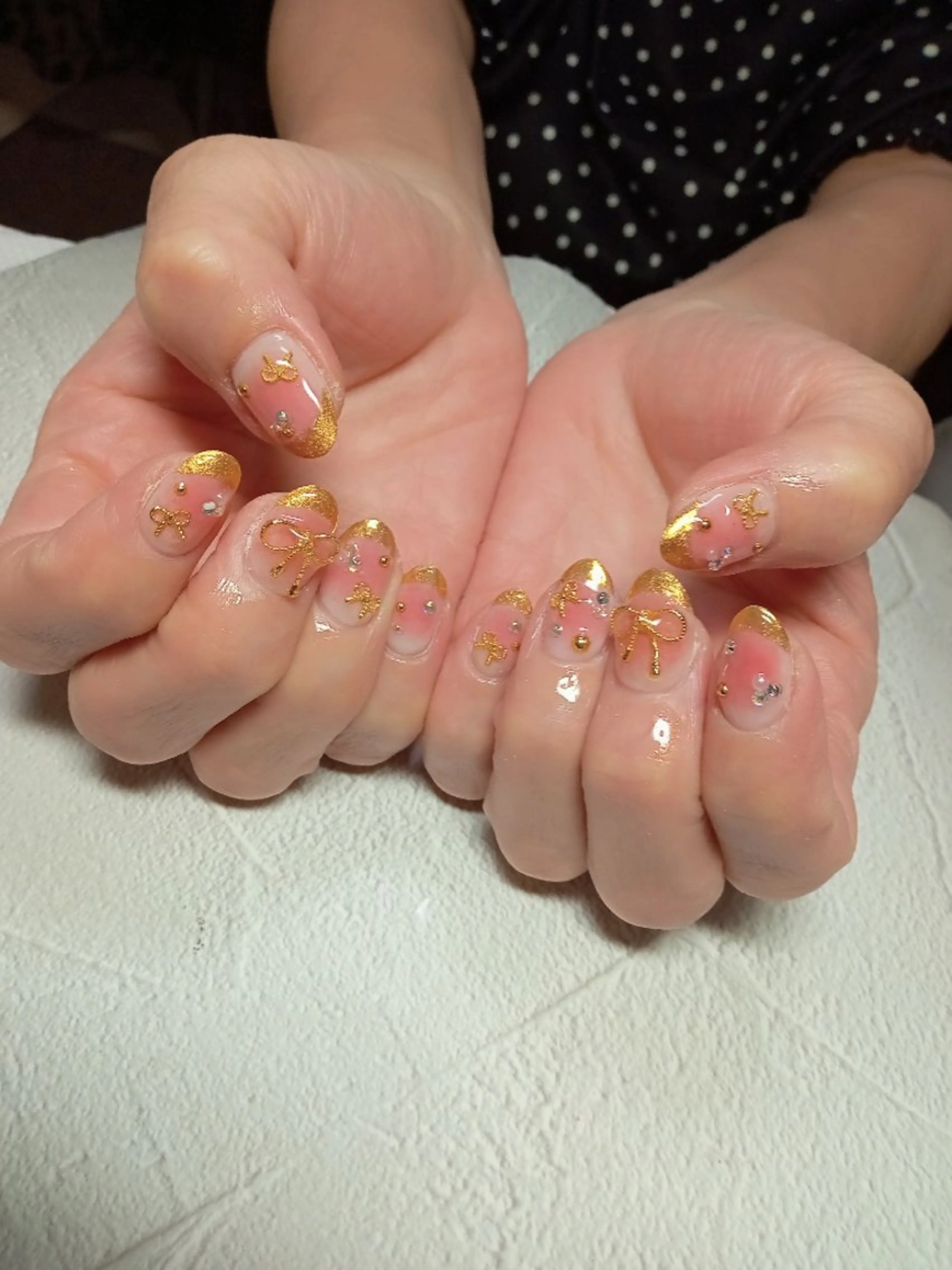 ネイル チークネイル フレンチネイル キラキラネイル ミラーネイル 赤色 ハンドネイル flure de neige yukiのネイルデザイン