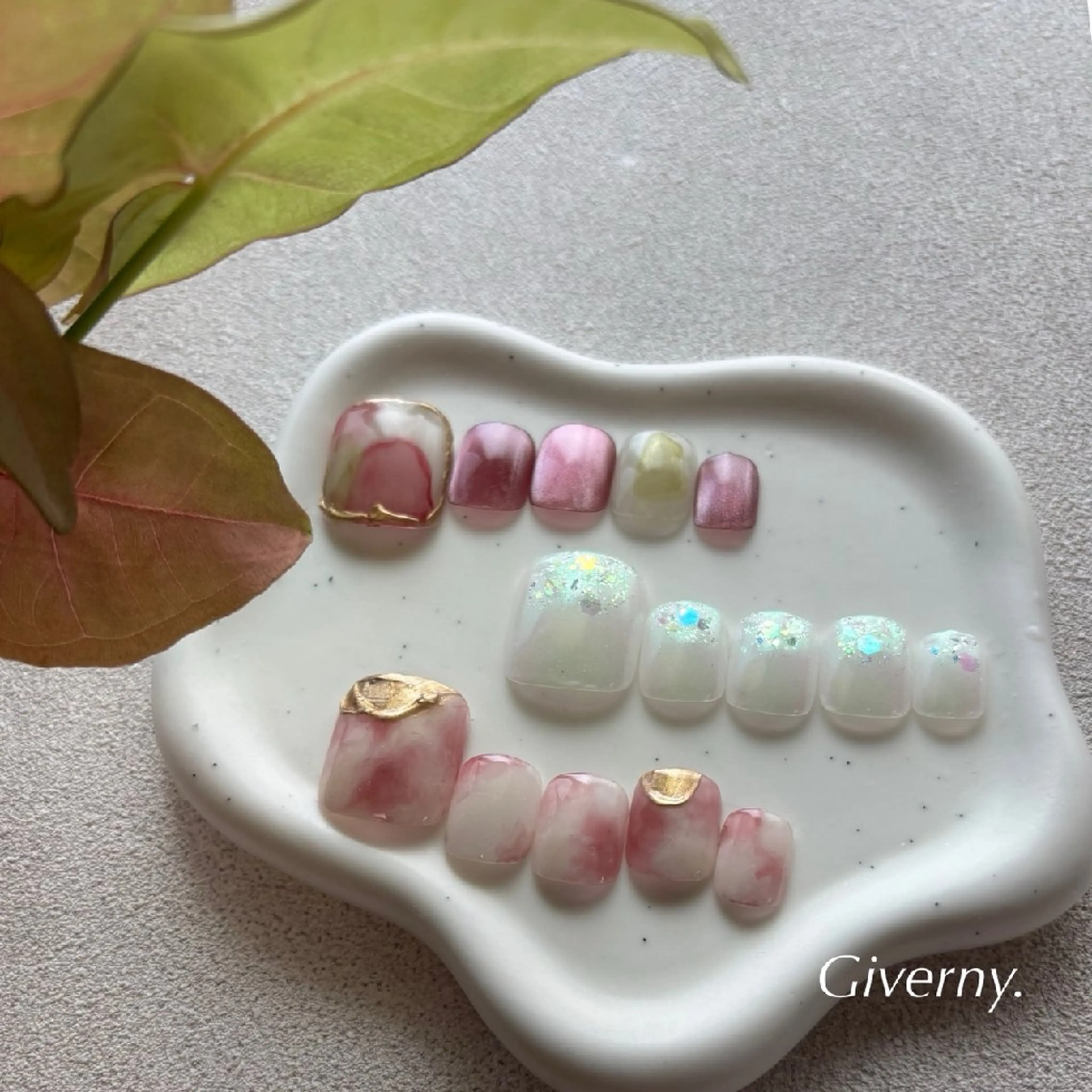 ネイル フットネイル 夏ネイル フットネイル Giverny .のネイルデザイン