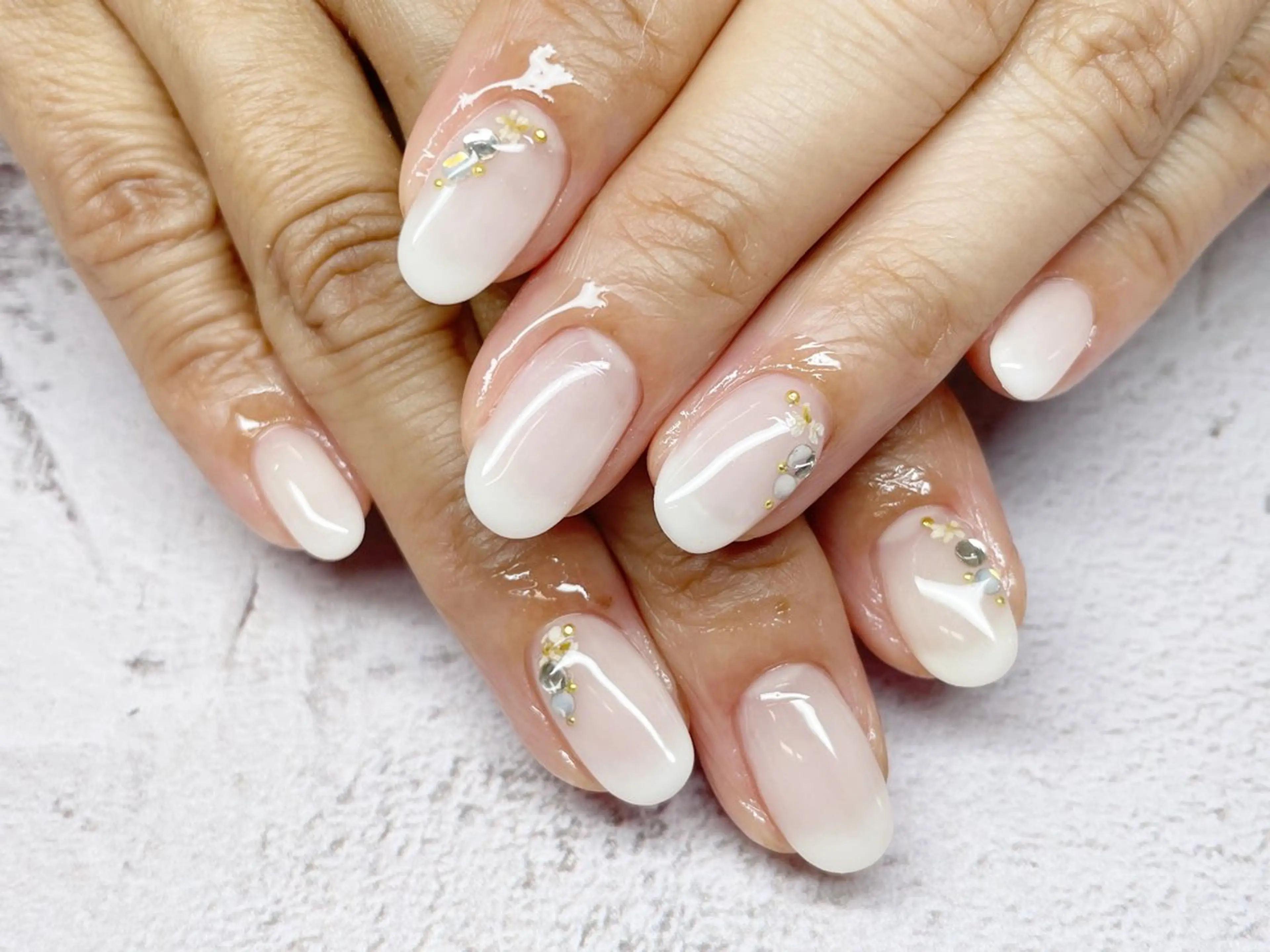 ネイル アートネイル フラッシュネイル フットネイル ジェルネイル グラデーション ハンドネイル エルモサ YURIKAのネイルデザイン