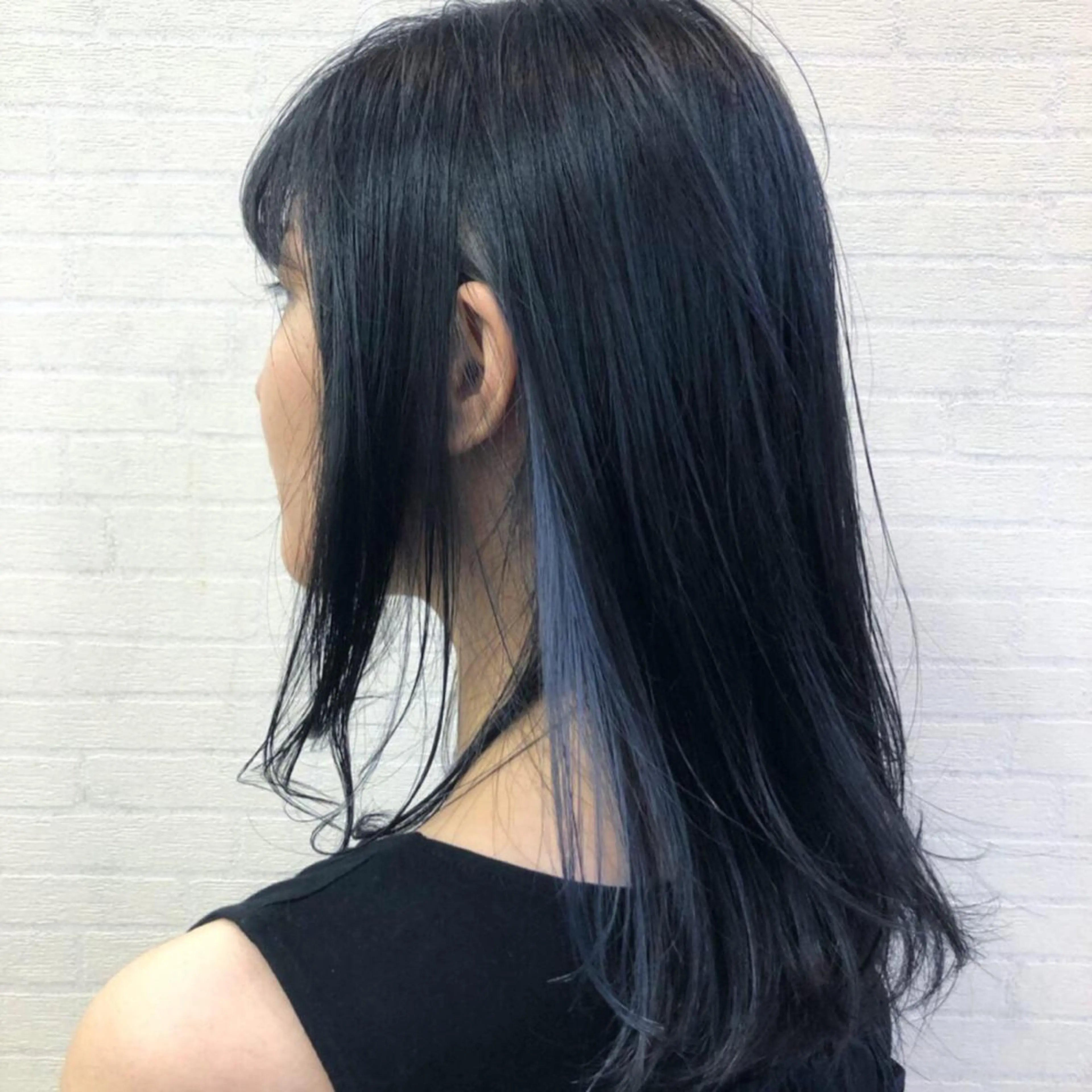 カラー 黒髪 ブルーカラー ブルーブラック シルバー インナーカラー👾 Chibiのヘアスタイル