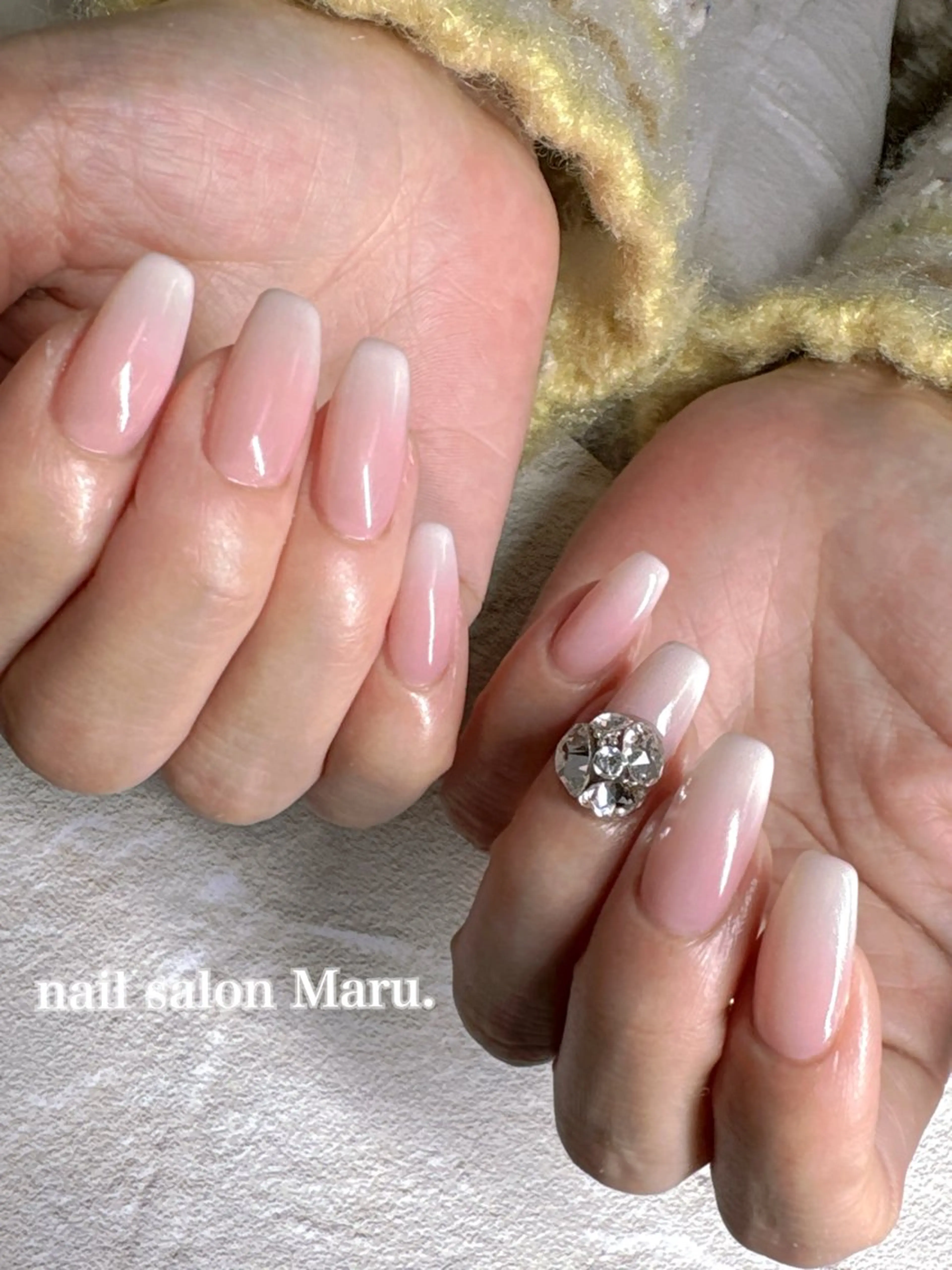 ネイル 赤色 ハンドネイル nail salon Maru.所属・nailsalon Maru.のネイルデザイン