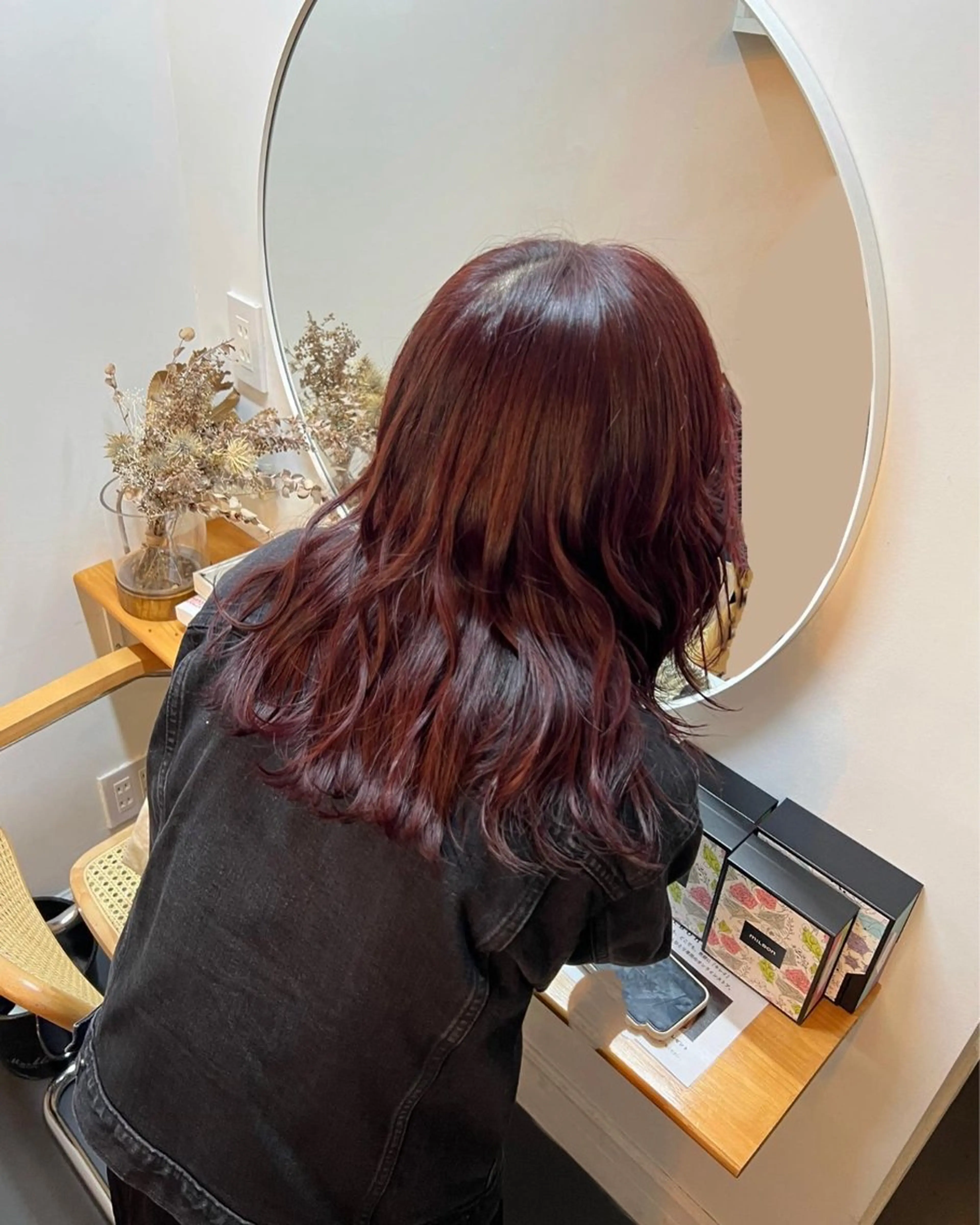 ミディアム カラー ヘアアレンジ ブリーチ ブリーチなしカラー レッドカラー モリ ナツルのヘアスタイル