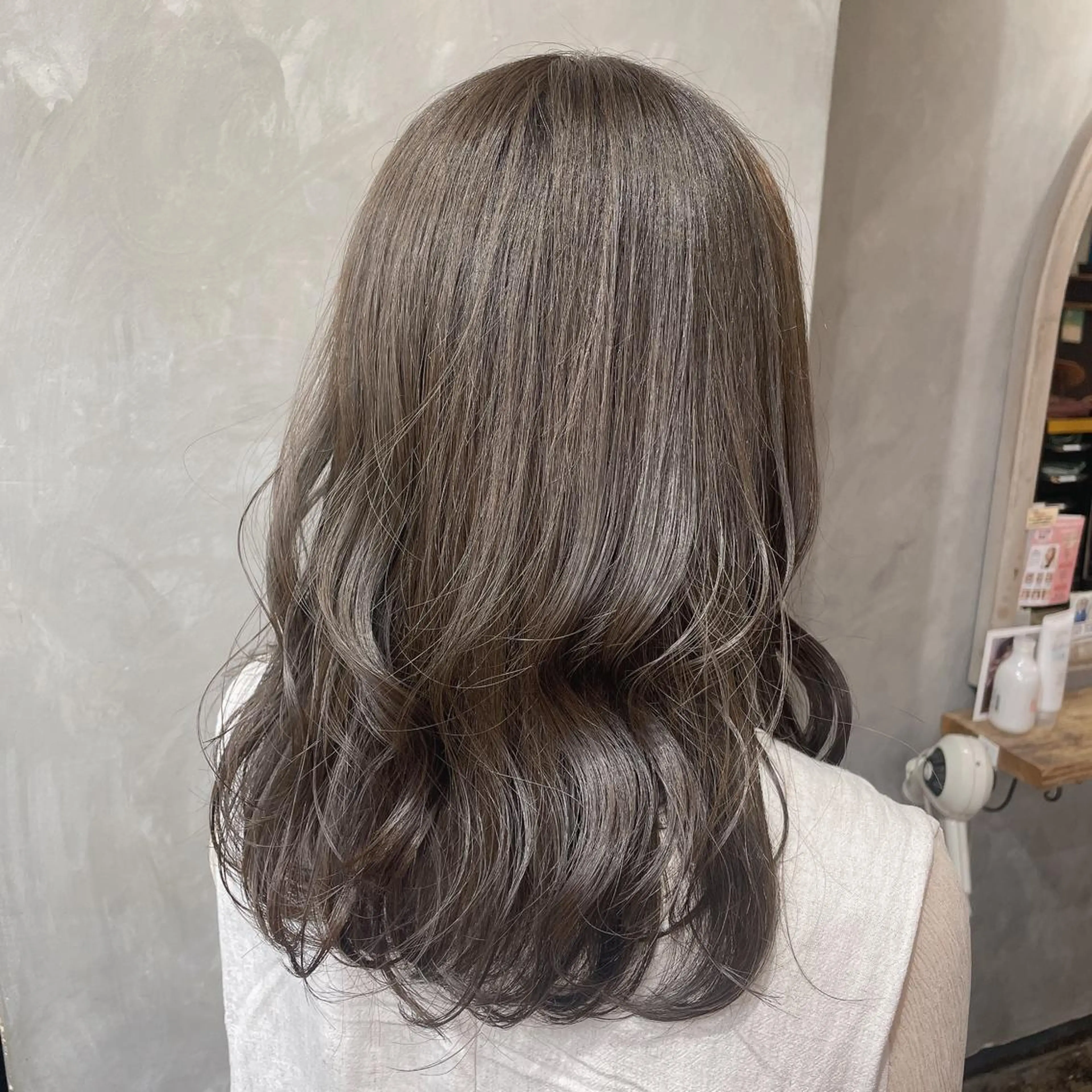 セミロング カラー ヘアカラー 梅田美容室 山崎海波のヘアスタイル